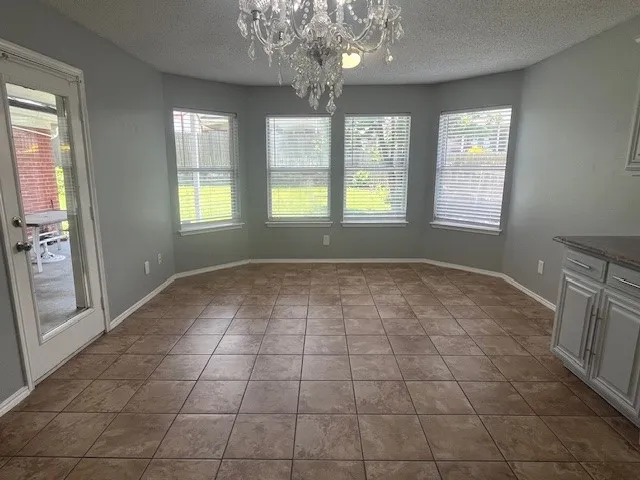 Single Family Residence For Rent in Tarrant County , 814 Elbe Drive, Arlington, Texas 76001, 4 Bedroom, 2 Bathroom, 2 Garage spaces, 1,985 Sqft, built in 2000, mls#21401287, Real Estate Agent in Arlington, Homes For Rent in Tarrant county, Homes For Rent in Arlington, Realtor in Arlington Texas, Real Estate Brokerage Independent Realty Texas, Luminita Cordes Realtor