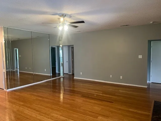 Single Family Residence For Rent in Tarrant County , 814 Elbe Drive, Arlington, Texas 76001, 4 Bedroom, 2 Bathroom, 2 Garage spaces, 1,985 Sqft, built in 2000, mls#21401287, Real Estate Agent in Arlington, Homes For Rent in Tarrant county, Homes For Rent in Arlington, Realtor in Arlington Texas, Real Estate Brokerage Independent Realty Texas, Luminita Cordes Realtor