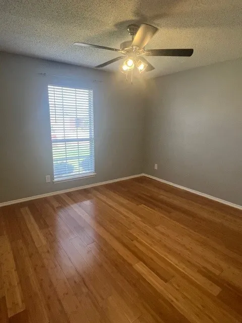 Single Family Residence For Rent in Tarrant County , 814 Elbe Drive, Arlington, Texas 76001, 4 Bedroom, 2 Bathroom, 2 Garage spaces, 1,985 Sqft, built in 2000, mls#21401287, Real Estate Agent in Arlington, Homes For Rent in Tarrant county, Homes For Rent in Arlington, Realtor in Arlington Texas, Real Estate Brokerage Independent Realty Texas, Luminita Cordes Realtor