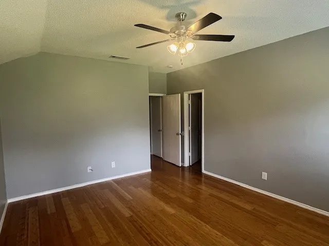 Single Family Residence For Rent in Tarrant County , 814 Elbe Drive, Arlington, Texas 76001, 4 Bedroom, 2 Bathroom, 2 Garage spaces, 1,985 Sqft, built in 2000, mls#21401287, Real Estate Agent in Arlington, Homes For Rent in Tarrant county, Homes For Rent in Arlington, Realtor in Arlington Texas, Real Estate Brokerage Independent Realty Texas, Luminita Cordes Realtor