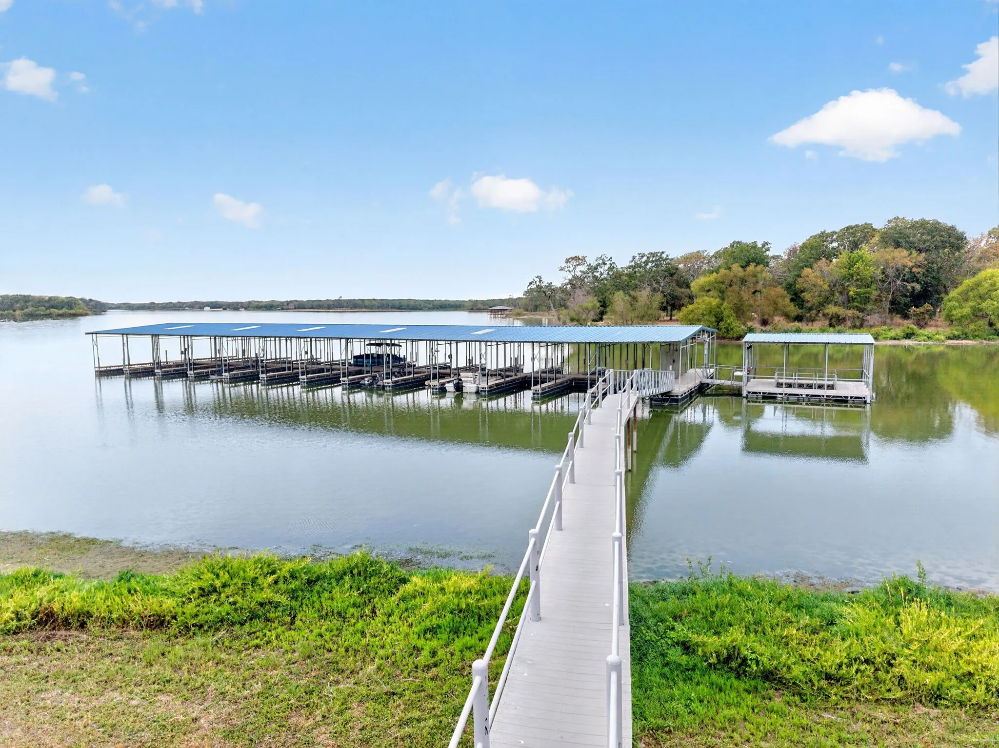 Unimproved Land For Sale in Hunt County , Lot 38 Vintage Shore Drive, Quinlan, Texas 75474, 0, 0, Garage spaces, 0 Sqft, built in 0, mls#21399007, Real Estate Agent in Quinlan, Homes For Sale in Hunt county, Homes For Sale in Quinlan, Realtor in Quinlan Texas, Real Estate Brokerage Independent Realty Texas, Luminita Cordes Realtor