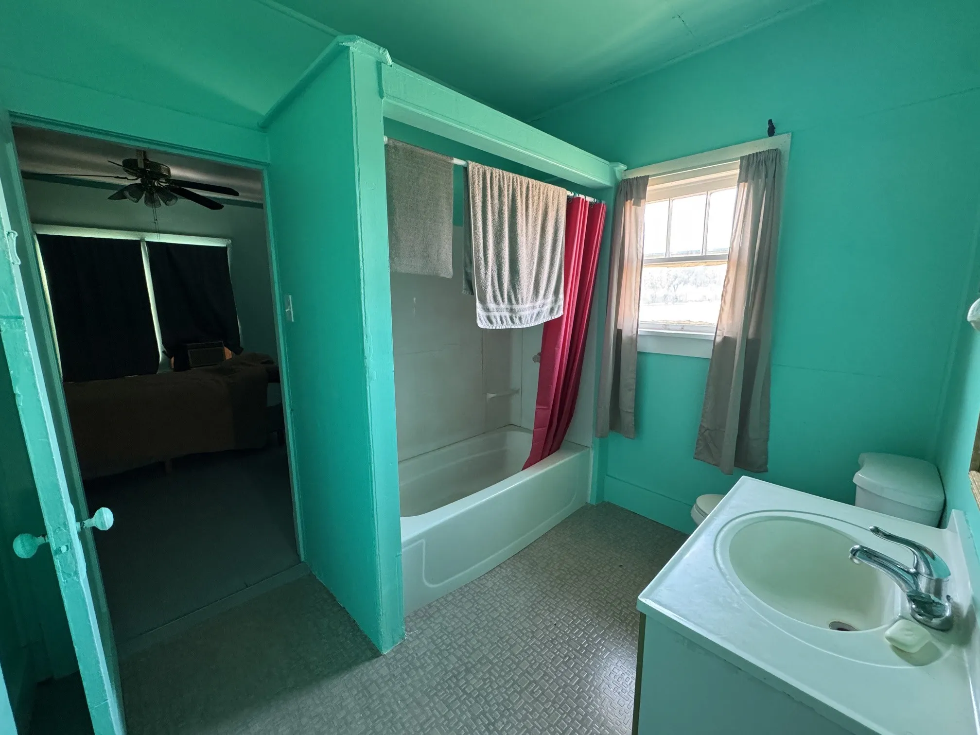 Single Family Residence For Sale in Baylor County , 304 W Nevada Street, Seymour, Texas 76380, 2 Bedroom, 1 Bathroom, Garage spaces, 1,200 Sqft, built in 1929, mls#21401428, Real Estate Agent in Seymour, Homes For Sale in Baylor county, Homes For Sale in Seymour, Realtor in Seymour Texas, Real Estate Brokerage Independent Realty Texas, Luminita Cordes Realtor