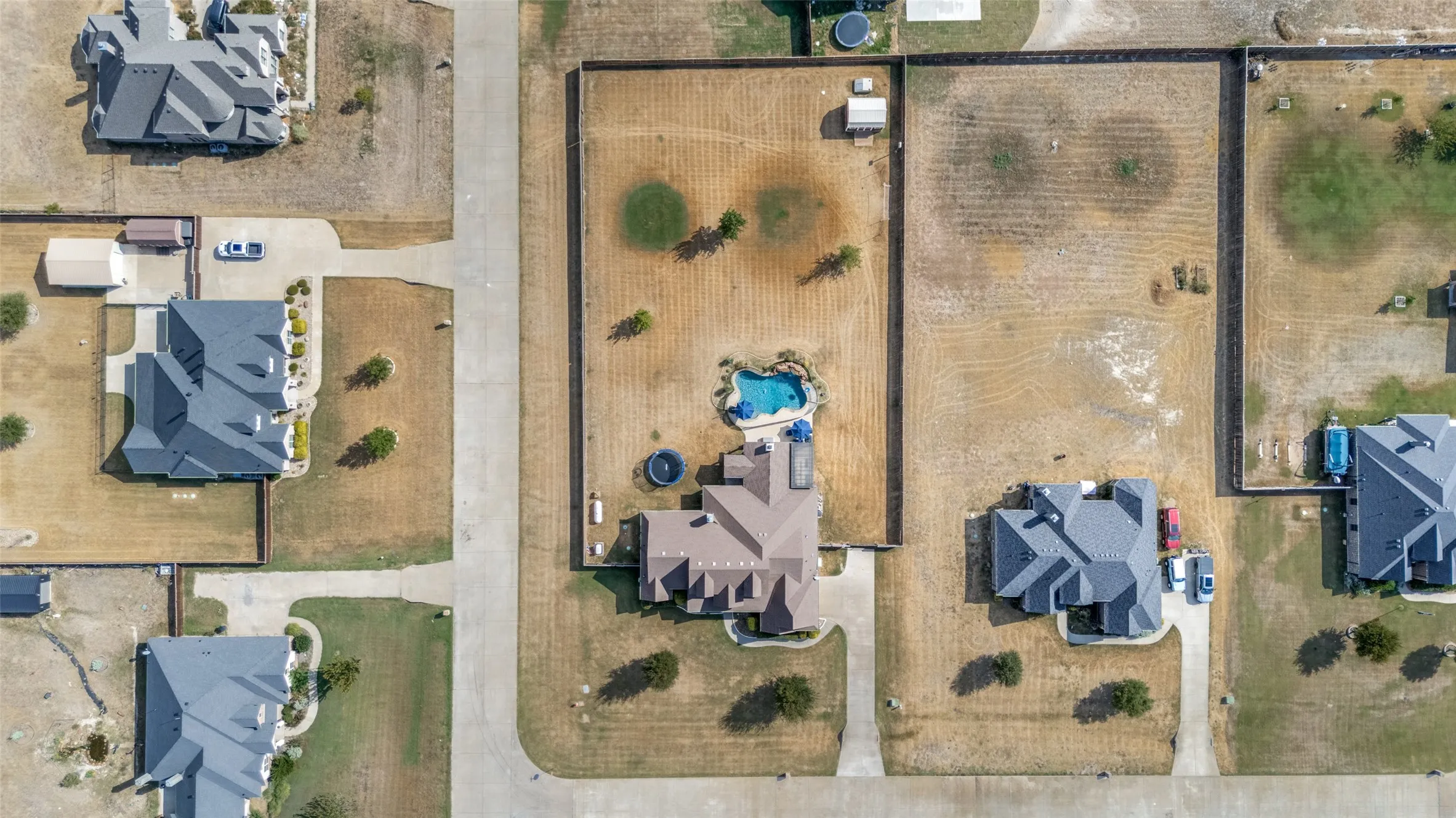 Single Family Residence For Sale in Ellis County , 7440 Chambers Bay Circle, Waxahachie, Texas 75167, 4 Bedroom, 3 Bathroom, 2 Garage spaces, 2,646 Sqft, built in 2017, mls#21400433, Real Estate Agent in Waxahachie, Homes For Sale in Ellis county, Homes For Sale in Waxahachie, Realtor in Waxahachie Texas, Real Estate Brokerage Independent Realty Texas, Luminita Cordes Realtor