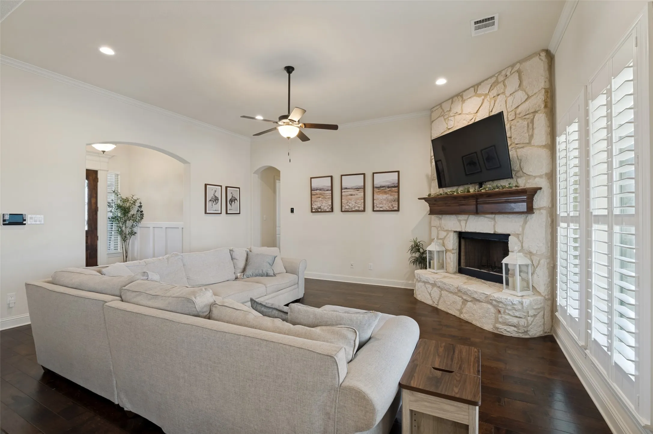 Single Family Residence For Sale in Ellis County , 7440 Chambers Bay Circle, Waxahachie, Texas 75167, 4 Bedroom, 3 Bathroom, 2 Garage spaces, 2,646 Sqft, built in 2017, mls#21400433, Real Estate Agent in Waxahachie, Homes For Sale in Ellis county, Homes For Sale in Waxahachie, Realtor in Waxahachie Texas, Real Estate Brokerage Independent Realty Texas, Luminita Cordes Realtor