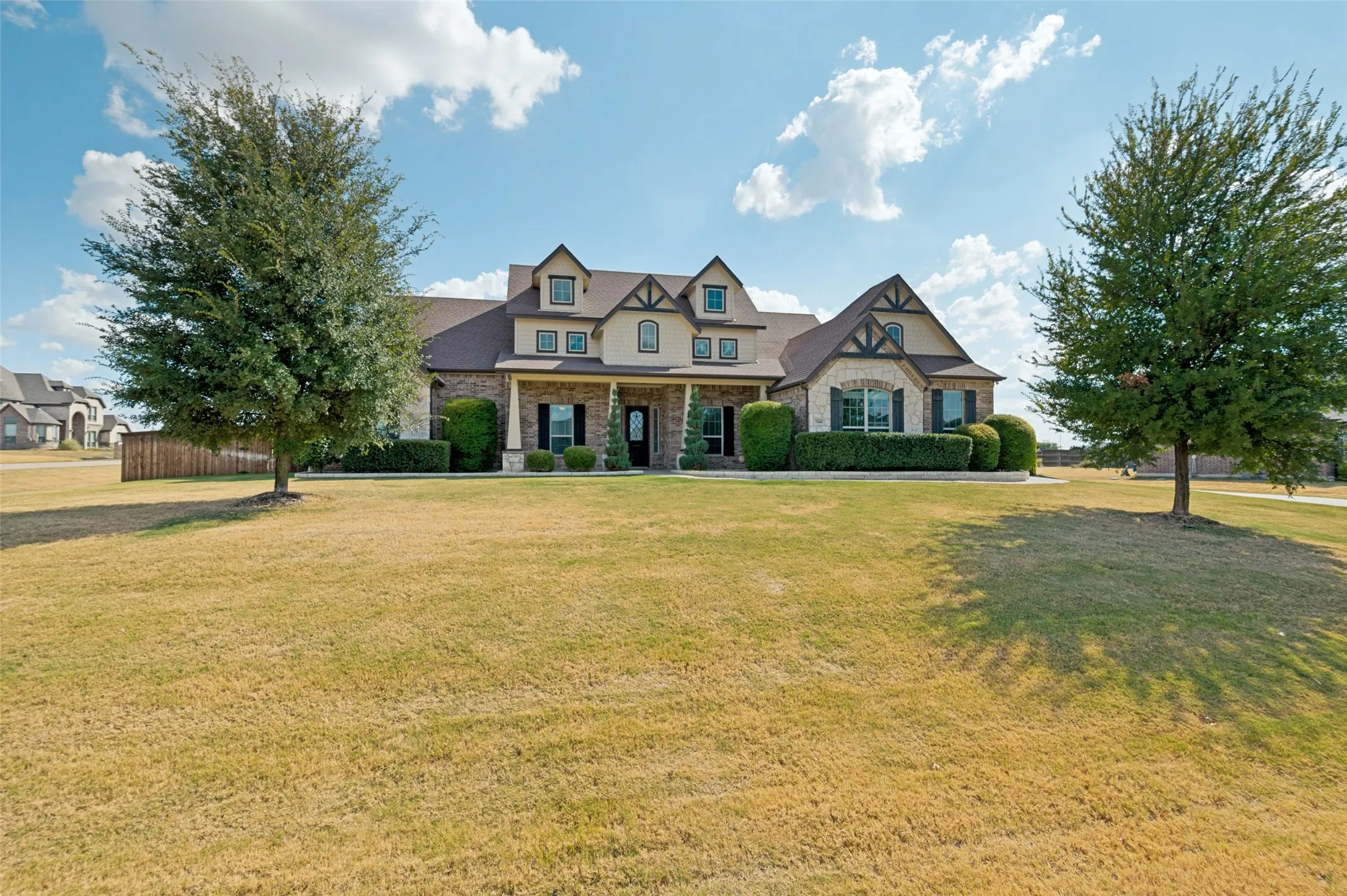 Single Family Residence For Sale in Ellis County , 7440 Chambers Bay Circle, Waxahachie, Texas 75167, 4 Bedroom, 3 Bathroom, 2 Garage spaces, 2,646 Sqft, built in 2017, mls#21400433, Real Estate Agent in Waxahachie, Homes For Sale in Ellis county, Homes For Sale in Waxahachie, Realtor in Waxahachie Texas, Real Estate Brokerage Independent Realty Texas, Luminita Cordes Realtor