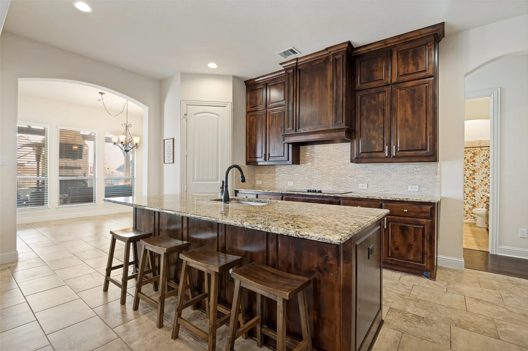 Single Family Residence For Sale in Ellis County , 7440 Chambers Bay Circle, Waxahachie, Texas 75167, 4 Bedroom, 3 Bathroom, 2 Garage spaces, 2,646 Sqft, built in 2017, mls#21400433, Real Estate Agent in Waxahachie, Homes For Sale in Ellis county, Homes For Sale in Waxahachie, Realtor in Waxahachie Texas, Real Estate Brokerage Independent Realty Texas, Luminita Cordes Realtor