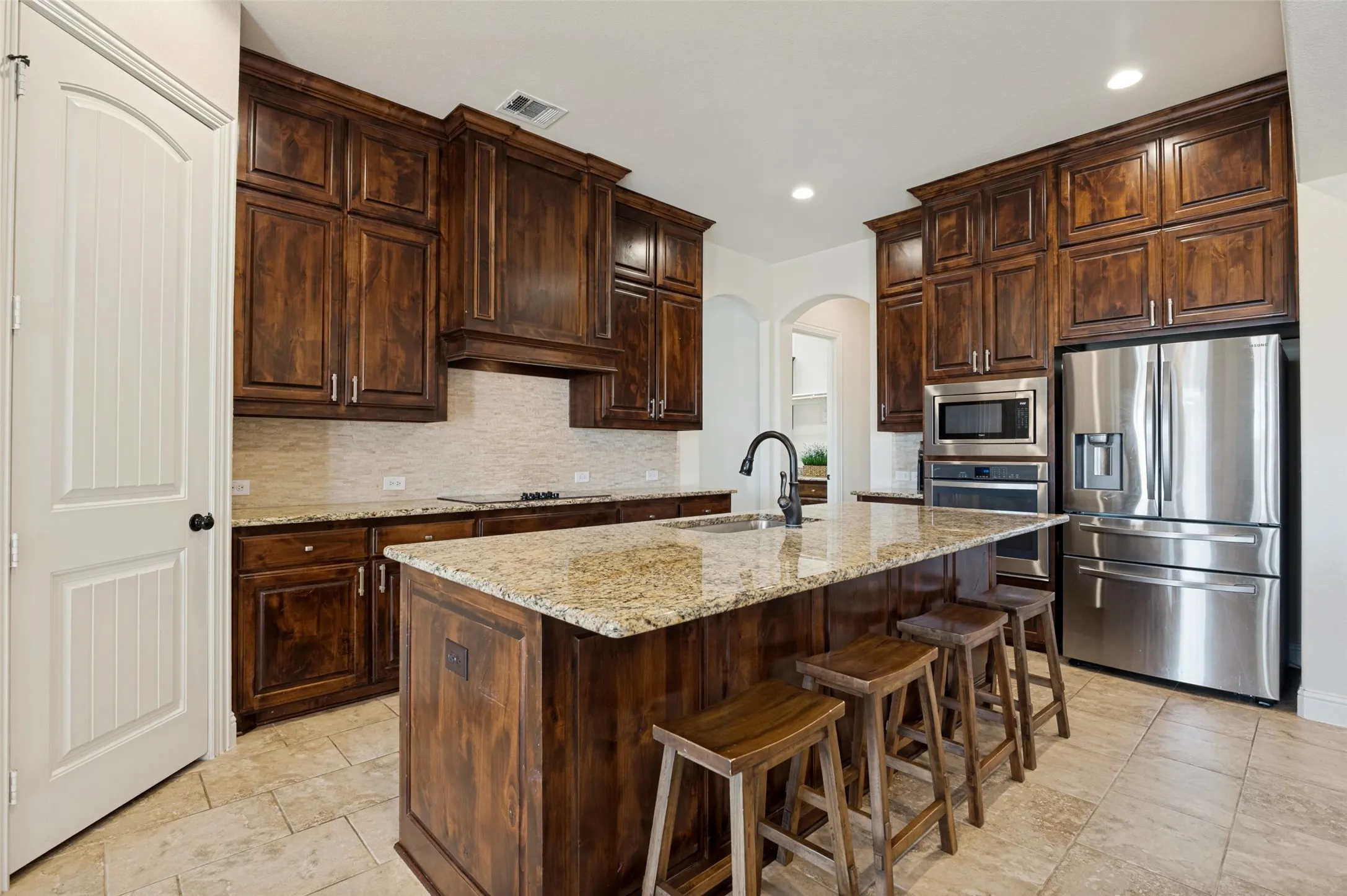 Single Family Residence For Sale in Ellis County , 7440 Chambers Bay Circle, Waxahachie, Texas 75167, 4 Bedroom, 3 Bathroom, 2 Garage spaces, 2,646 Sqft, built in 2017, mls#21400433, Real Estate Agent in Waxahachie, Homes For Sale in Ellis county, Homes For Sale in Waxahachie, Realtor in Waxahachie Texas, Real Estate Brokerage Independent Realty Texas, Luminita Cordes Realtor