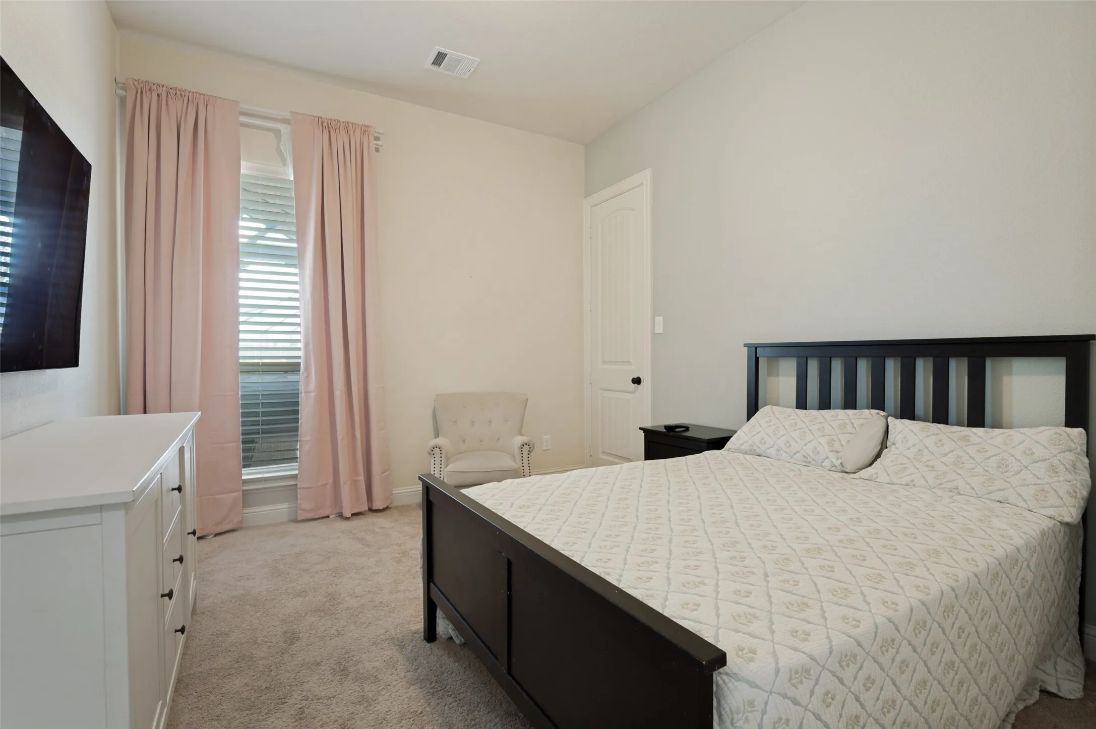 Single Family Residence For Sale in Ellis County , 7440 Chambers Bay Circle, Waxahachie, Texas 75167, 4 Bedroom, 3 Bathroom, 2 Garage spaces, 2,646 Sqft, built in 2017, mls#21400433, Real Estate Agent in Waxahachie, Homes For Sale in Ellis county, Homes For Sale in Waxahachie, Realtor in Waxahachie Texas, Real Estate Brokerage Independent Realty Texas, Luminita Cordes Realtor