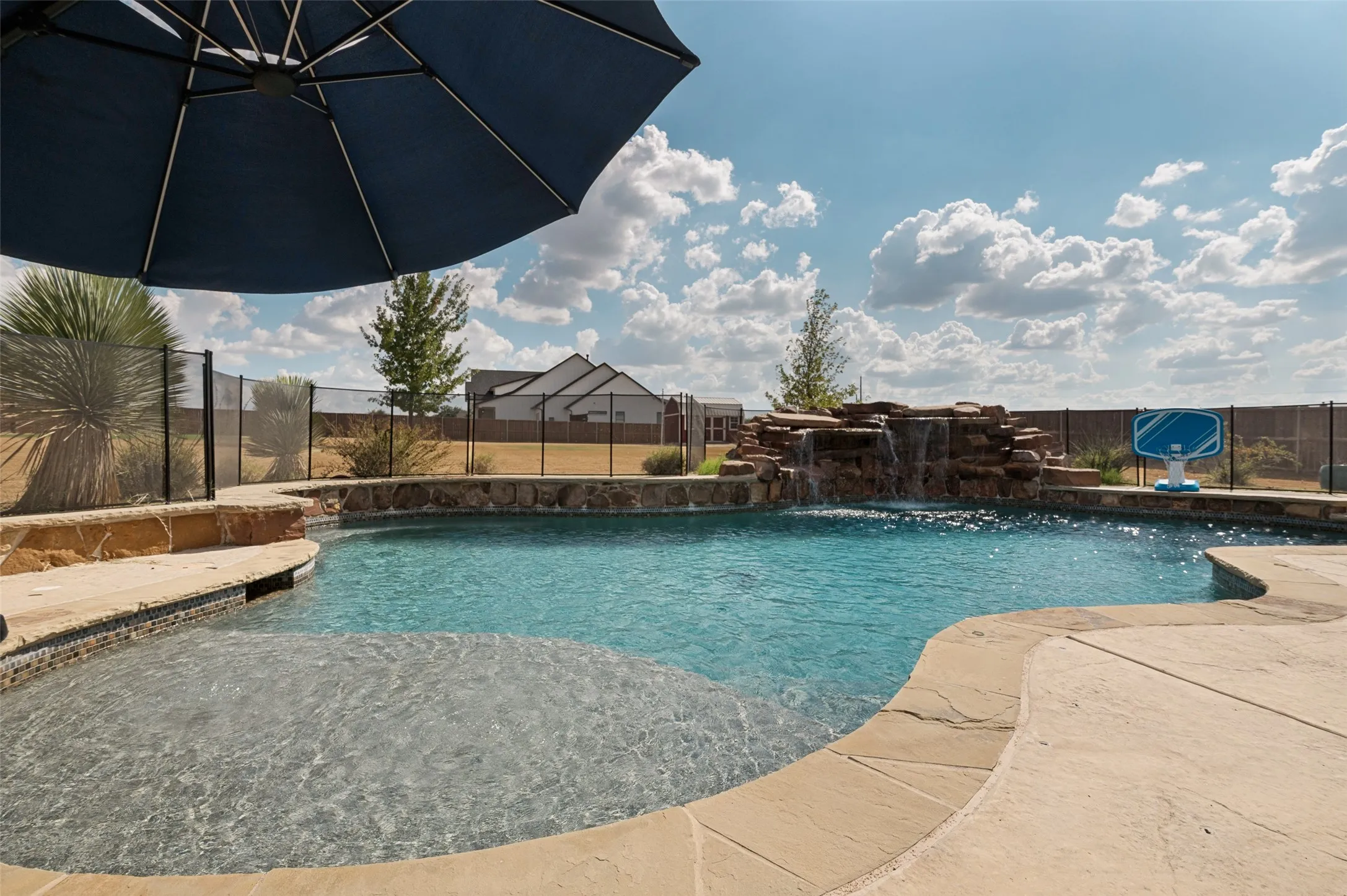 Single Family Residence For Sale in Ellis County , 7440 Chambers Bay Circle, Waxahachie, Texas 75167, 4 Bedroom, 3 Bathroom, 2 Garage spaces, 2,646 Sqft, built in 2017, mls#21400433, Real Estate Agent in Waxahachie, Homes For Sale in Ellis county, Homes For Sale in Waxahachie, Realtor in Waxahachie Texas, Real Estate Brokerage Independent Realty Texas, Luminita Cordes Realtor