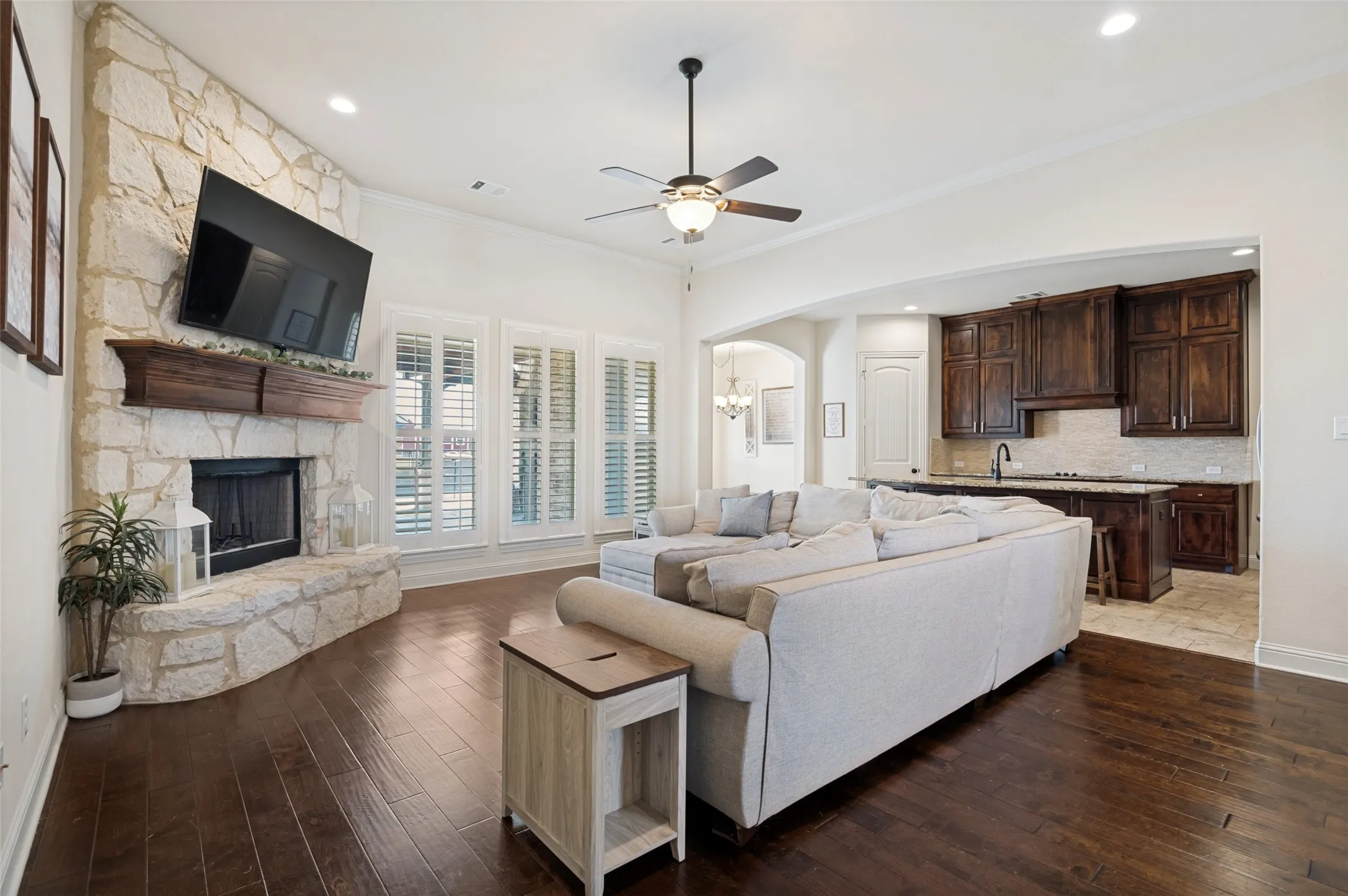 Single Family Residence For Sale in Ellis County , 7440 Chambers Bay Circle, Waxahachie, Texas 75167, 4 Bedroom, 3 Bathroom, 2 Garage spaces, 2,646 Sqft, built in 2017, mls#21400433, Real Estate Agent in Waxahachie, Homes For Sale in Ellis county, Homes For Sale in Waxahachie, Realtor in Waxahachie Texas, Real Estate Brokerage Independent Realty Texas, Luminita Cordes Realtor