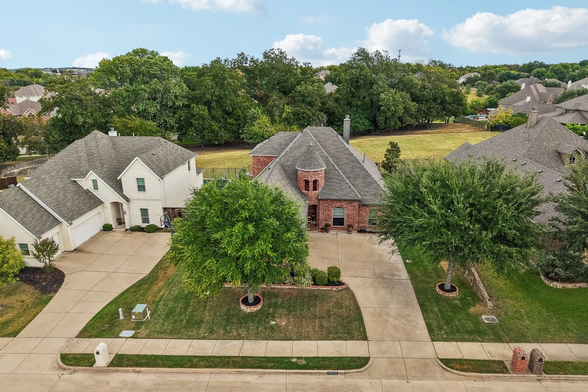Single Family Residence For Sale in Rockwall County , 3910 Durham Drive, Rockwall, Texas 75087, 4 Bedroom, 3 Bathroom, 3 Garage spaces, 3,119 Sqft, built in 2011, mls#21388744, Real Estate Agent in Rockwall, Homes For Sale in Rockwall county, Homes For Sale in Rockwall, Realtor in Rockwall Texas, Real Estate Brokerage Independent Realty Texas, Luminita Cordes Realtor