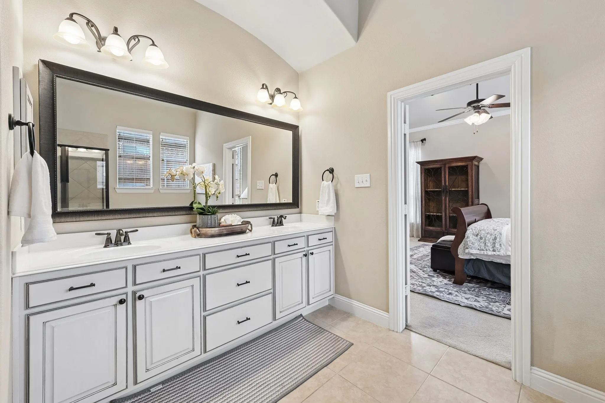 Single Family Residence For Sale in Rockwall County , 3910 Durham Drive, Rockwall, Texas 75087, 4 Bedroom, 3 Bathroom, 3 Garage spaces, 3,119 Sqft, built in 2011, mls#21388744, Real Estate Agent in Rockwall, Homes For Sale in Rockwall county, Homes For Sale in Rockwall, Realtor in Rockwall Texas, Real Estate Brokerage Independent Realty Texas, Luminita Cordes Realtor