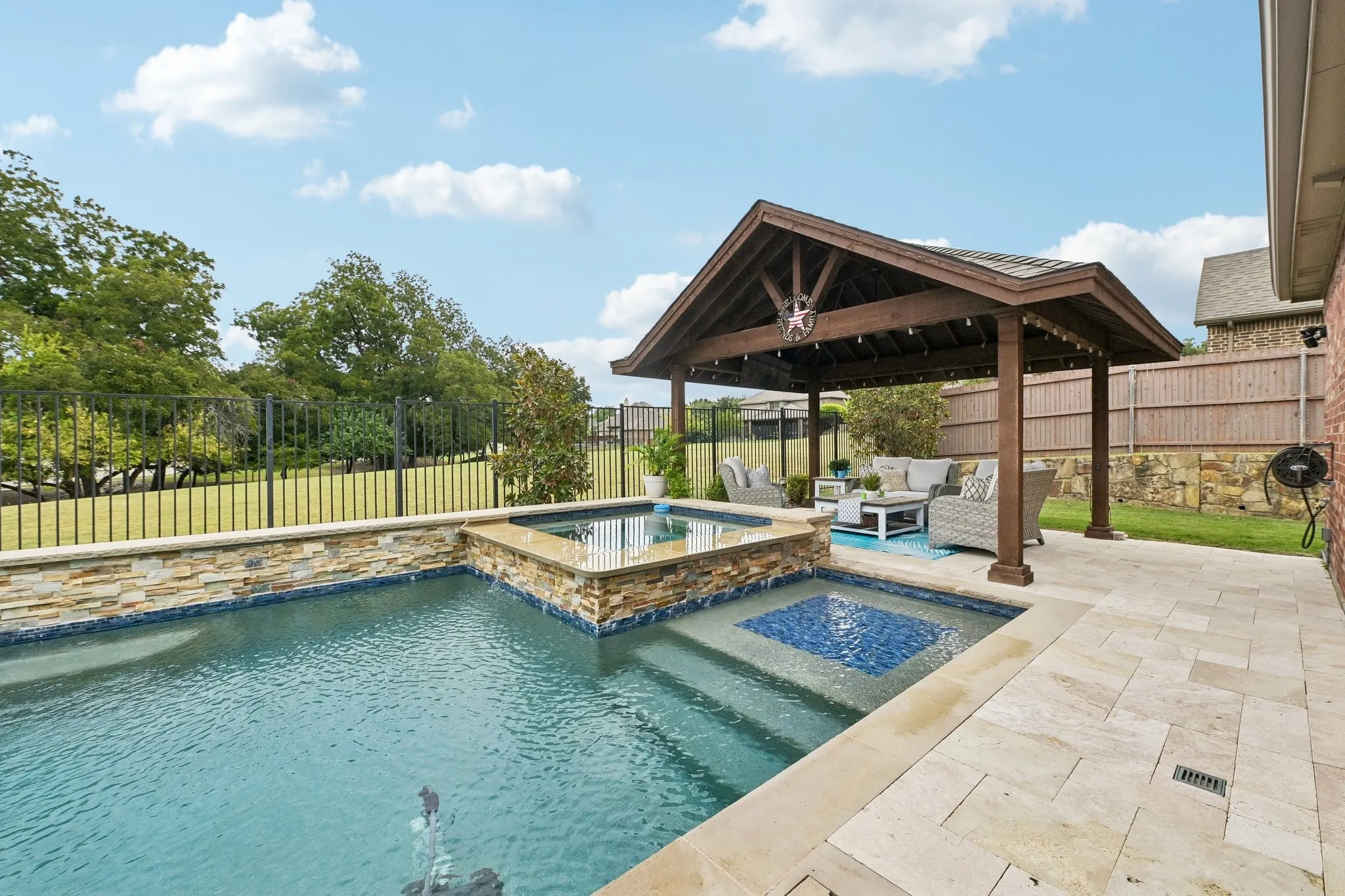 Single Family Residence For Sale in Rockwall County , 3910 Durham Drive, Rockwall, Texas 75087, 4 Bedroom, 3 Bathroom, 3 Garage spaces, 3,119 Sqft, built in 2011, mls#21388744, Real Estate Agent in Rockwall, Homes For Sale in Rockwall county, Homes For Sale in Rockwall, Realtor in Rockwall Texas, Real Estate Brokerage Independent Realty Texas, Luminita Cordes Realtor