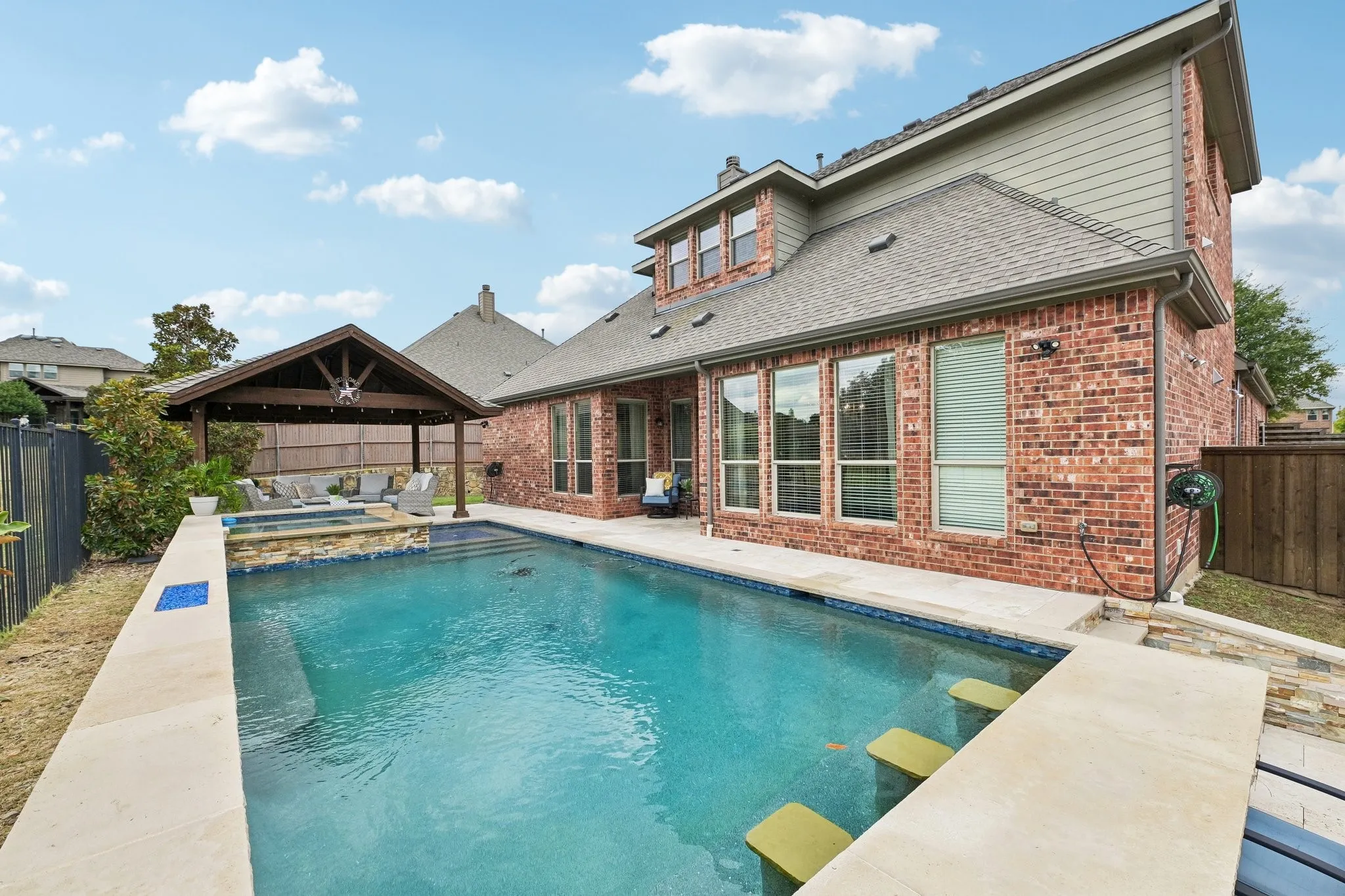 Single Family Residence For Sale in Rockwall County , 3910 Durham Drive, Rockwall, Texas 75087, 4 Bedroom, 3 Bathroom, 3 Garage spaces, 3,119 Sqft, built in 2011, mls#21388744, Real Estate Agent in Rockwall, Homes For Sale in Rockwall county, Homes For Sale in Rockwall, Realtor in Rockwall Texas, Real Estate Brokerage Independent Realty Texas, Luminita Cordes Realtor