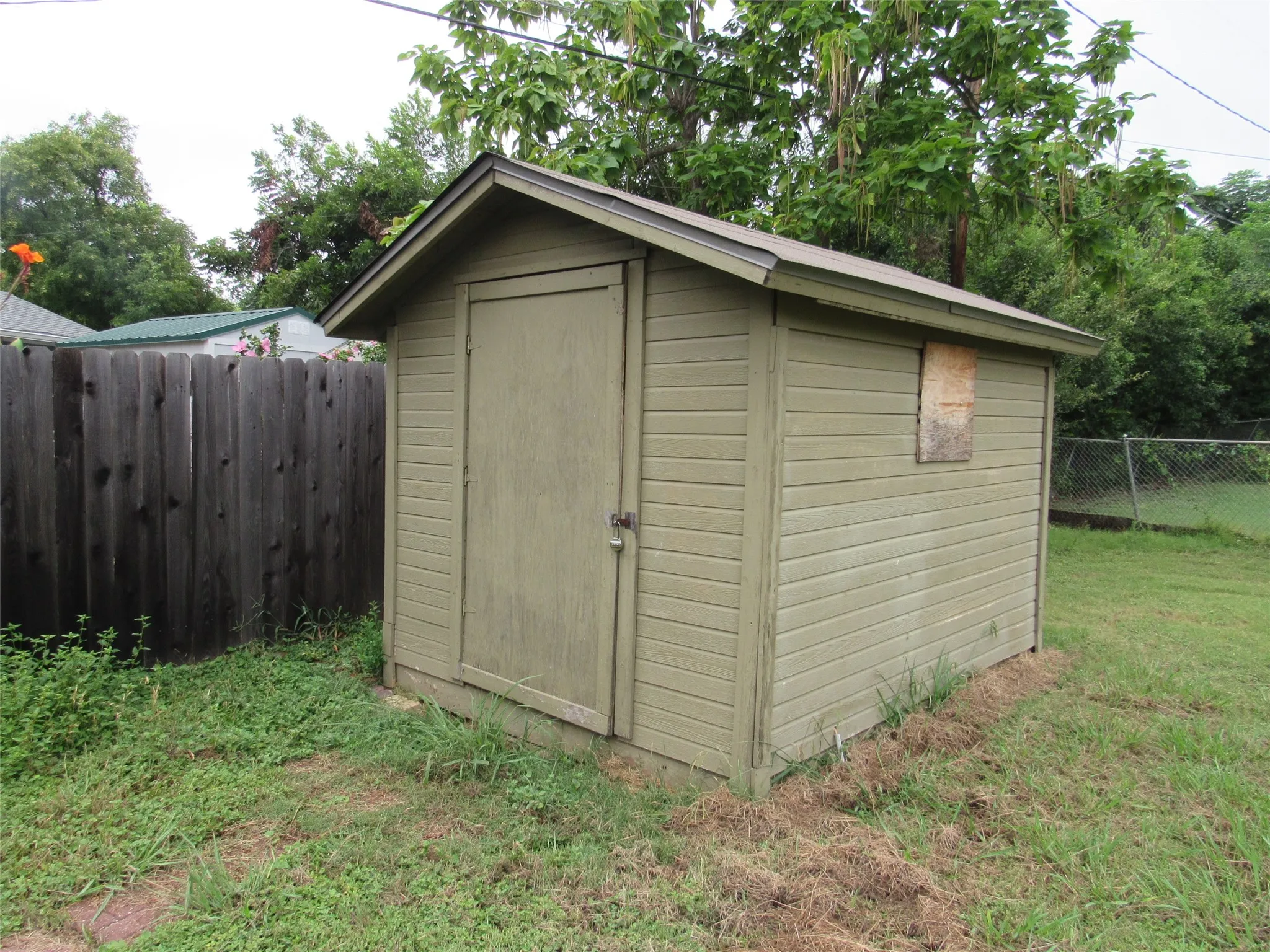 Single Family Residence For Sale in Mc Lennan County , 3120 Mitchell Avenue, Waco, Texas 76708, 3 Bedroom, 2 Bathroom, 2 Garage spaces, 1,561 Sqft, built in 1950, mls#21401421, Real Estate Agent in Waco, Homes For Sale in Mc Lennan county, Homes For Sale in Waco, Realtor in Waco Texas, Real Estate Brokerage Independent Realty Texas, Luminita Cordes Realtor