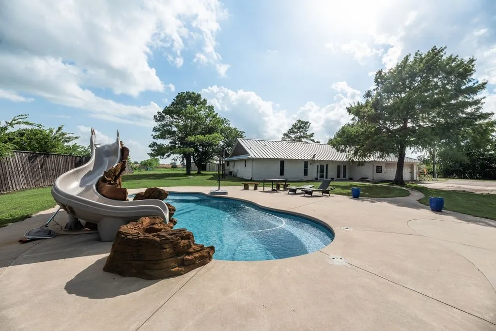 Single Family Residence For Sale in Rockwall County , 8549 S Fm 548, Royse City, Texas 75189, 4 Bedroom, 3 Bathroom, 2 Garage spaces, 2,494 Sqft, built in 1990, mls#21401434, Real Estate Agent in Royse City, Homes For Sale in Rockwall county, Homes For Sale in Royse City, Realtor in Royse City Texas, Real Estate Brokerage Independent Realty Texas, Luminita Cordes Realtor