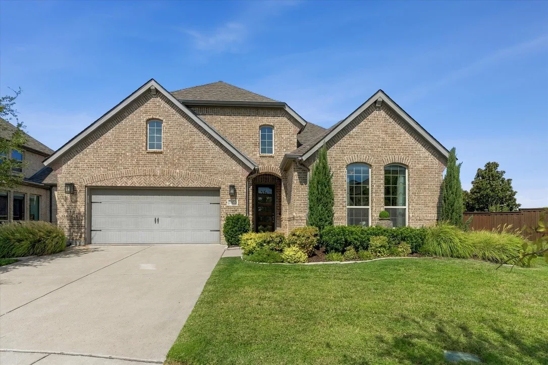 Single Family Residence For Sale in Denton County , 3900 Sweet Clover Drive, Prosper, Texas 75078, 4 Bedroom, 3 Bathroom, 2 Garage spaces, 2,619 Sqft, built in 2018, mls#21399945, Real Estate Agent in Prosper, Homes For Sale in Denton county, Homes For Sale in Prosper, Realtor in Prosper Texas, Real Estate Brokerage Independent Realty Texas, Luminita Cordes Realtor
