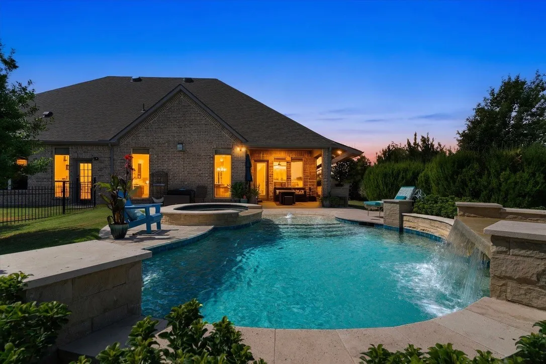 Single Family Residence For Sale in Denton County , 3900 Sweet Clover Drive, Prosper, Texas 75078, 4 Bedroom, 3 Bathroom, 2 Garage spaces, 2,619 Sqft, built in 2018, mls#21399945, Real Estate Agent in Prosper, Homes For Sale in Denton county, Homes For Sale in Prosper, Realtor in Prosper Texas, Real Estate Brokerage Independent Realty Texas, Luminita Cordes Realtor
