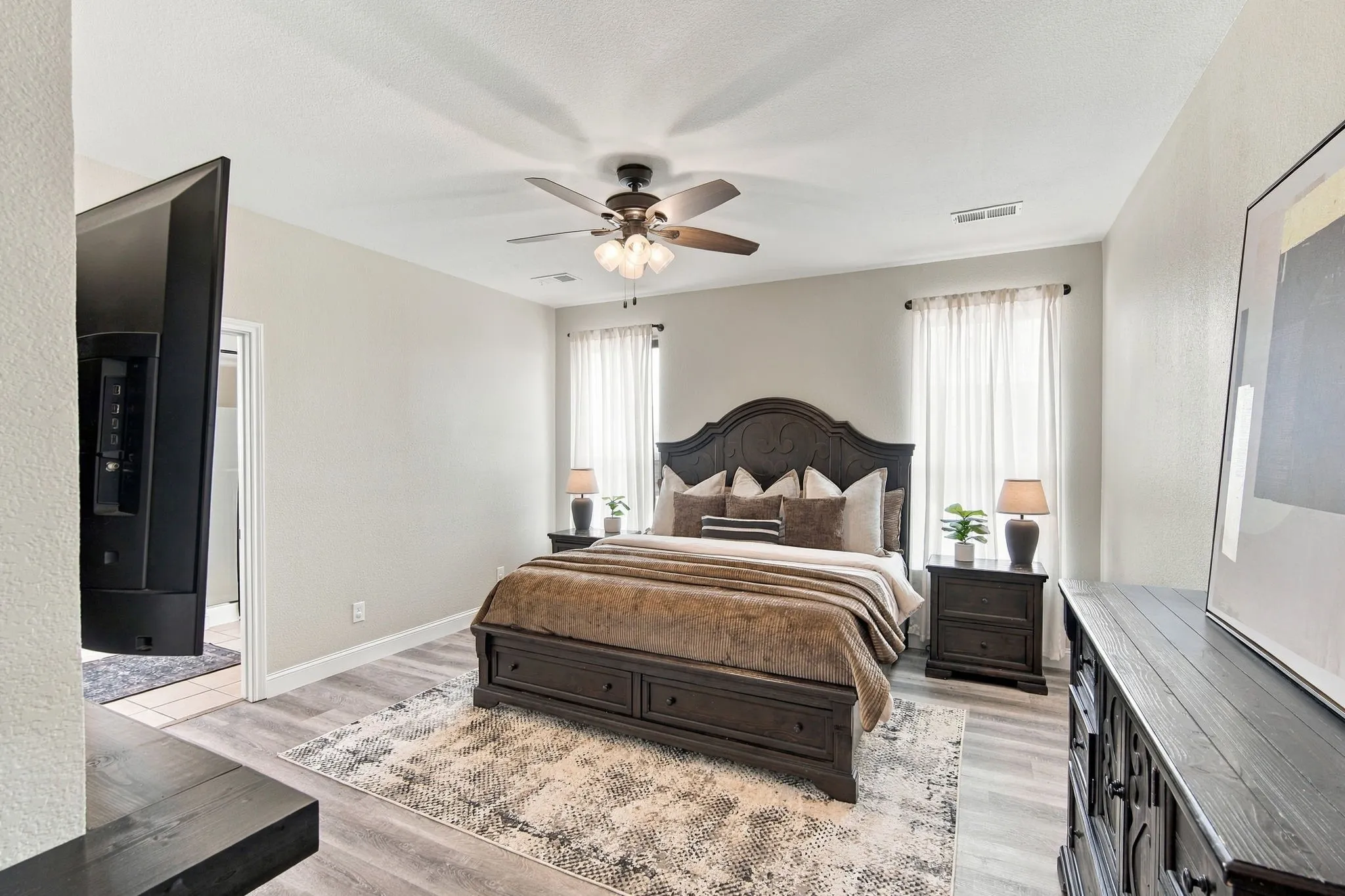 Single Family Residence For Sale in Ellis County , 3231 Fm 66, Waxahachie, Texas 75167, 4 Bedroom, 4 Bathroom, Garage spaces, 2,817 Sqft, built in 2000, mls#21400611, Real Estate Agent in Waxahachie, Homes For Sale in Ellis county, Homes For Sale in Waxahachie, Realtor in Waxahachie Texas, Real Estate Brokerage Independent Realty Texas, Luminita Cordes Realtor