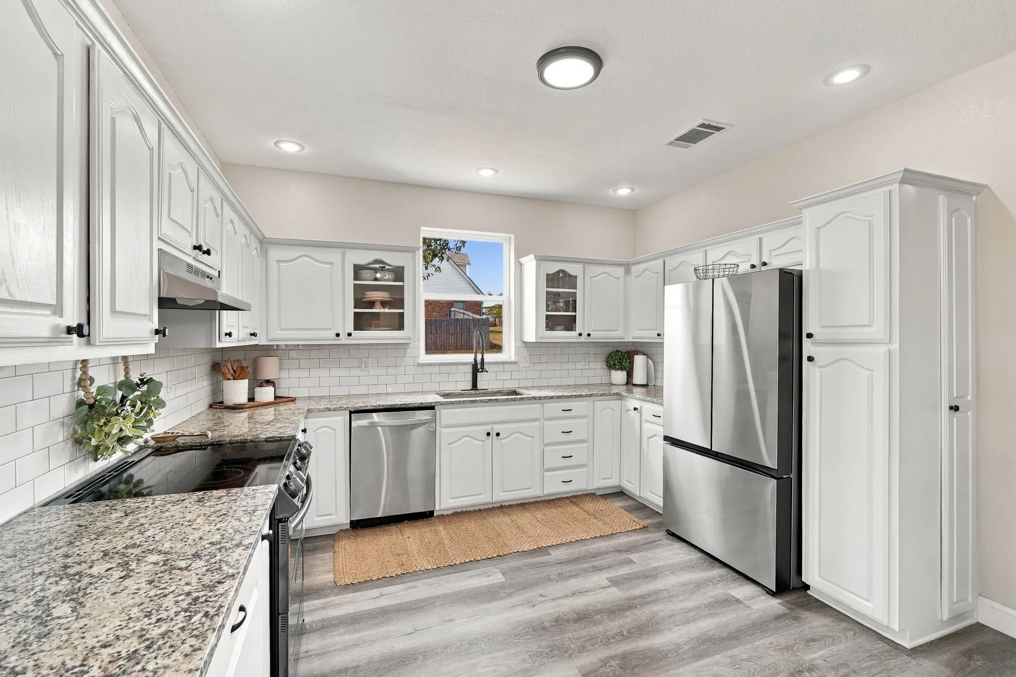 Single Family Residence For Sale in Ellis County , 3231 Fm 66, Waxahachie, Texas 75167, 4 Bedroom, 4 Bathroom, Garage spaces, 2,817 Sqft, built in 2000, mls#21400611, Real Estate Agent in Waxahachie, Homes For Sale in Ellis county, Homes For Sale in Waxahachie, Realtor in Waxahachie Texas, Real Estate Brokerage Independent Realty Texas, Luminita Cordes Realtor
