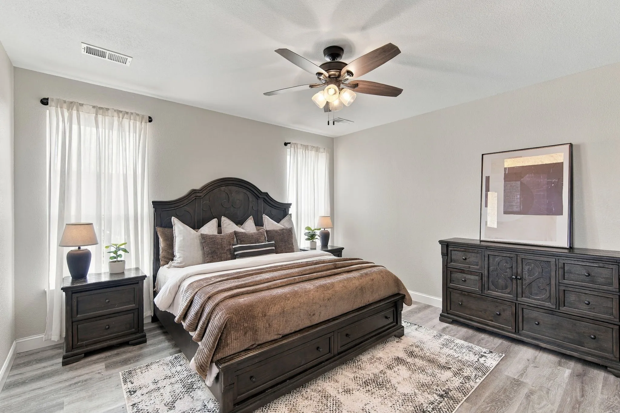 Single Family Residence For Sale in Ellis County , 3231 Fm 66, Waxahachie, Texas 75167, 4 Bedroom, 4 Bathroom, Garage spaces, 2,817 Sqft, built in 2000, mls#21400611, Real Estate Agent in Waxahachie, Homes For Sale in Ellis county, Homes For Sale in Waxahachie, Realtor in Waxahachie Texas, Real Estate Brokerage Independent Realty Texas, Luminita Cordes Realtor