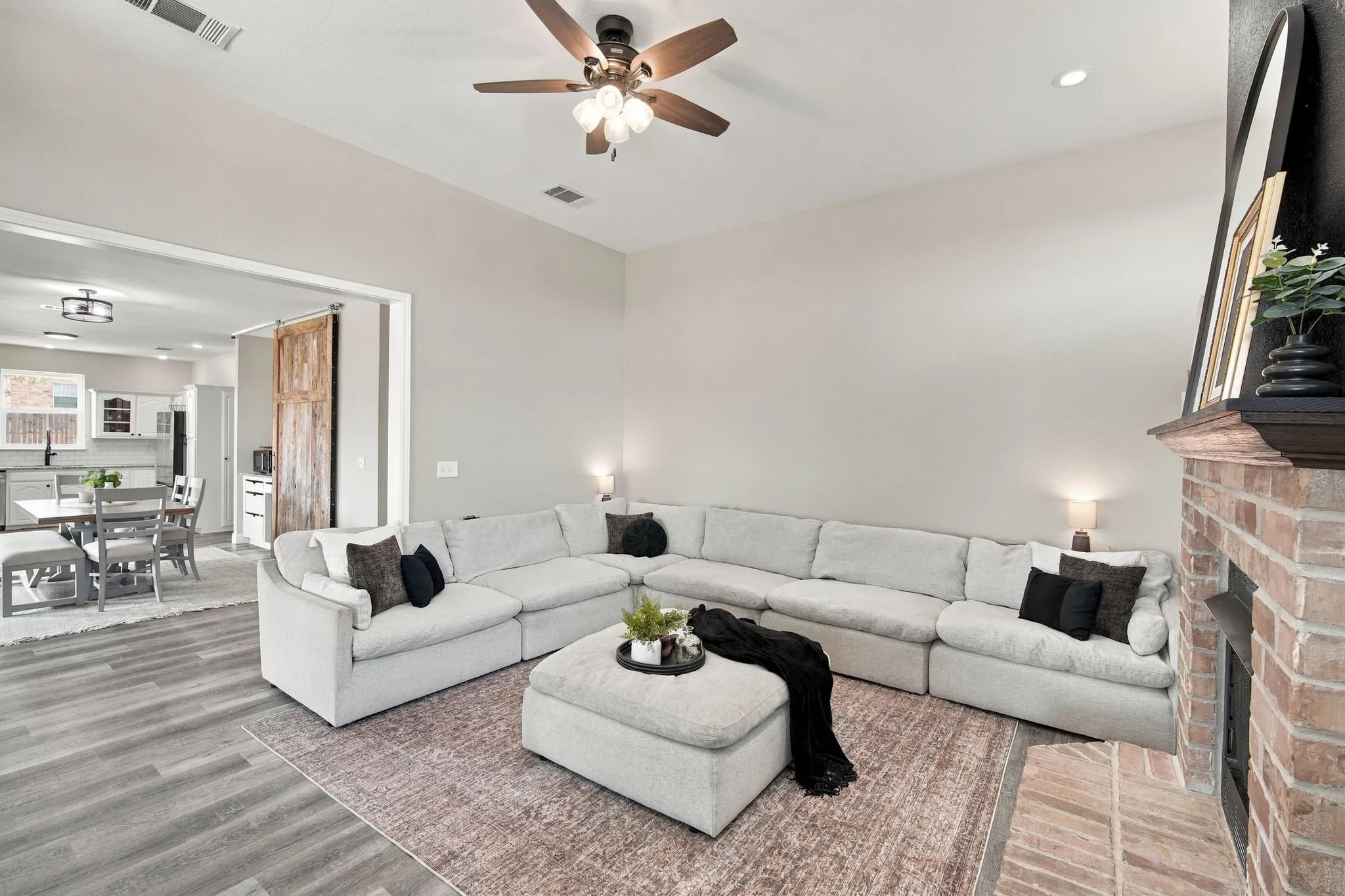 Single Family Residence For Sale in Ellis County , 3231 Fm 66, Waxahachie, Texas 75167, 4 Bedroom, 4 Bathroom, Garage spaces, 2,817 Sqft, built in 2000, mls#21400611, Real Estate Agent in Waxahachie, Homes For Sale in Ellis county, Homes For Sale in Waxahachie, Realtor in Waxahachie Texas, Real Estate Brokerage Independent Realty Texas, Luminita Cordes Realtor