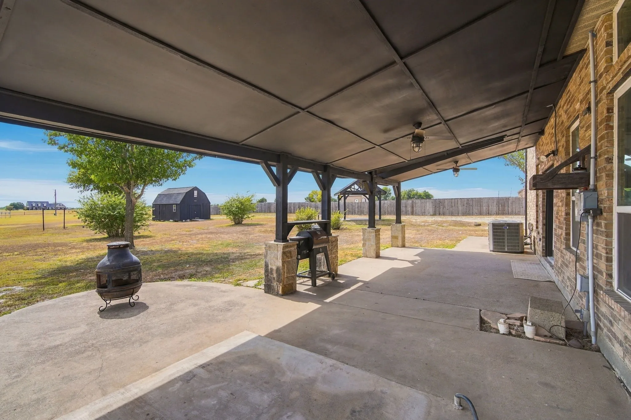 Single Family Residence For Sale in Ellis County , 3231 Fm 66, Waxahachie, Texas 75167, 4 Bedroom, 4 Bathroom, Garage spaces, 2,817 Sqft, built in 2000, mls#21400611, Real Estate Agent in Waxahachie, Homes For Sale in Ellis county, Homes For Sale in Waxahachie, Realtor in Waxahachie Texas, Real Estate Brokerage Independent Realty Texas, Luminita Cordes Realtor