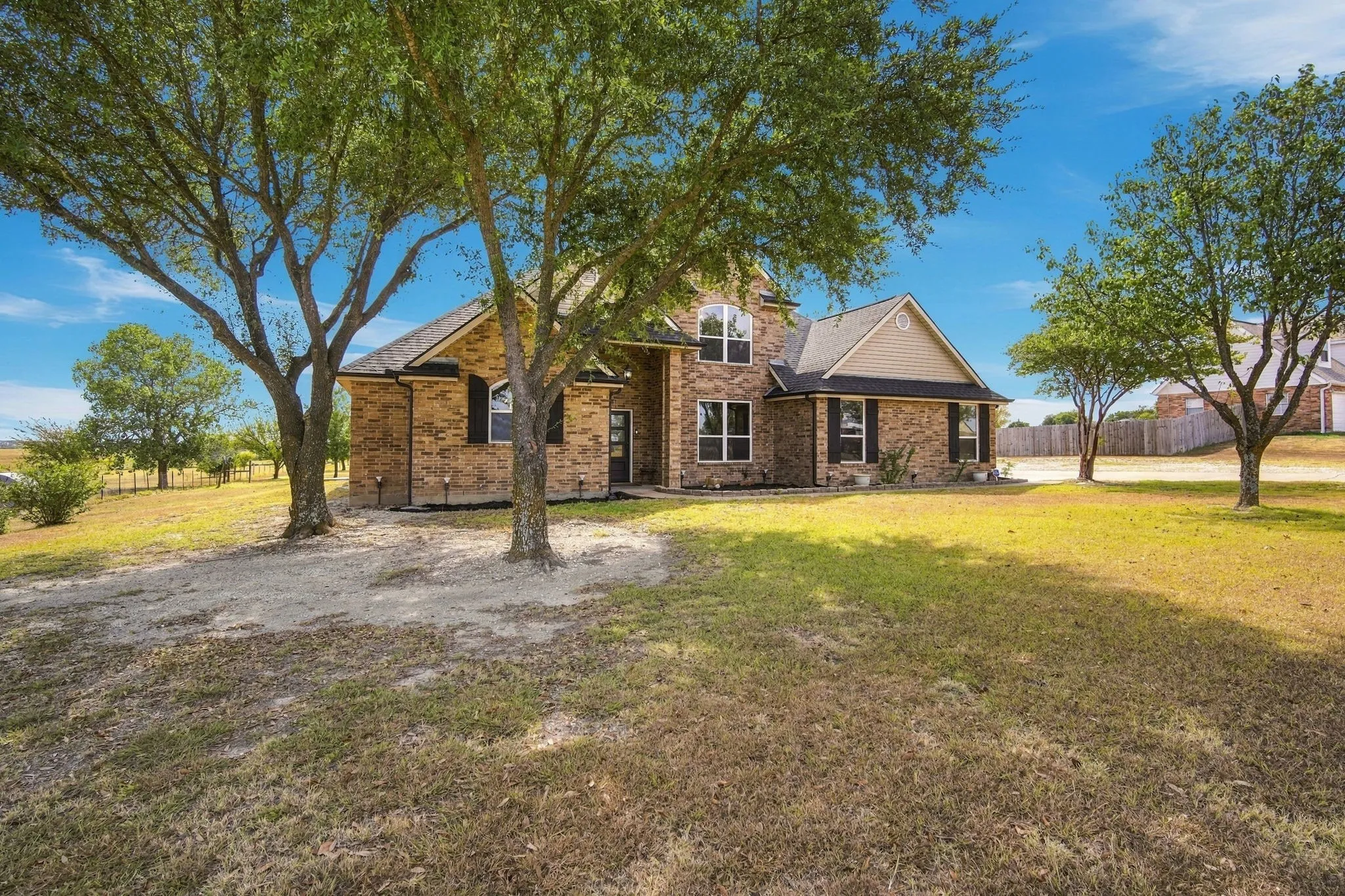 Single Family Residence For Sale in Ellis County , 3231 Fm 66, Waxahachie, Texas 75167, 4 Bedroom, 4 Bathroom, Garage spaces, 2,817 Sqft, built in 2000, mls#21400611, Real Estate Agent in Waxahachie, Homes For Sale in Ellis county, Homes For Sale in Waxahachie, Realtor in Waxahachie Texas, Real Estate Brokerage Independent Realty Texas, Luminita Cordes Realtor