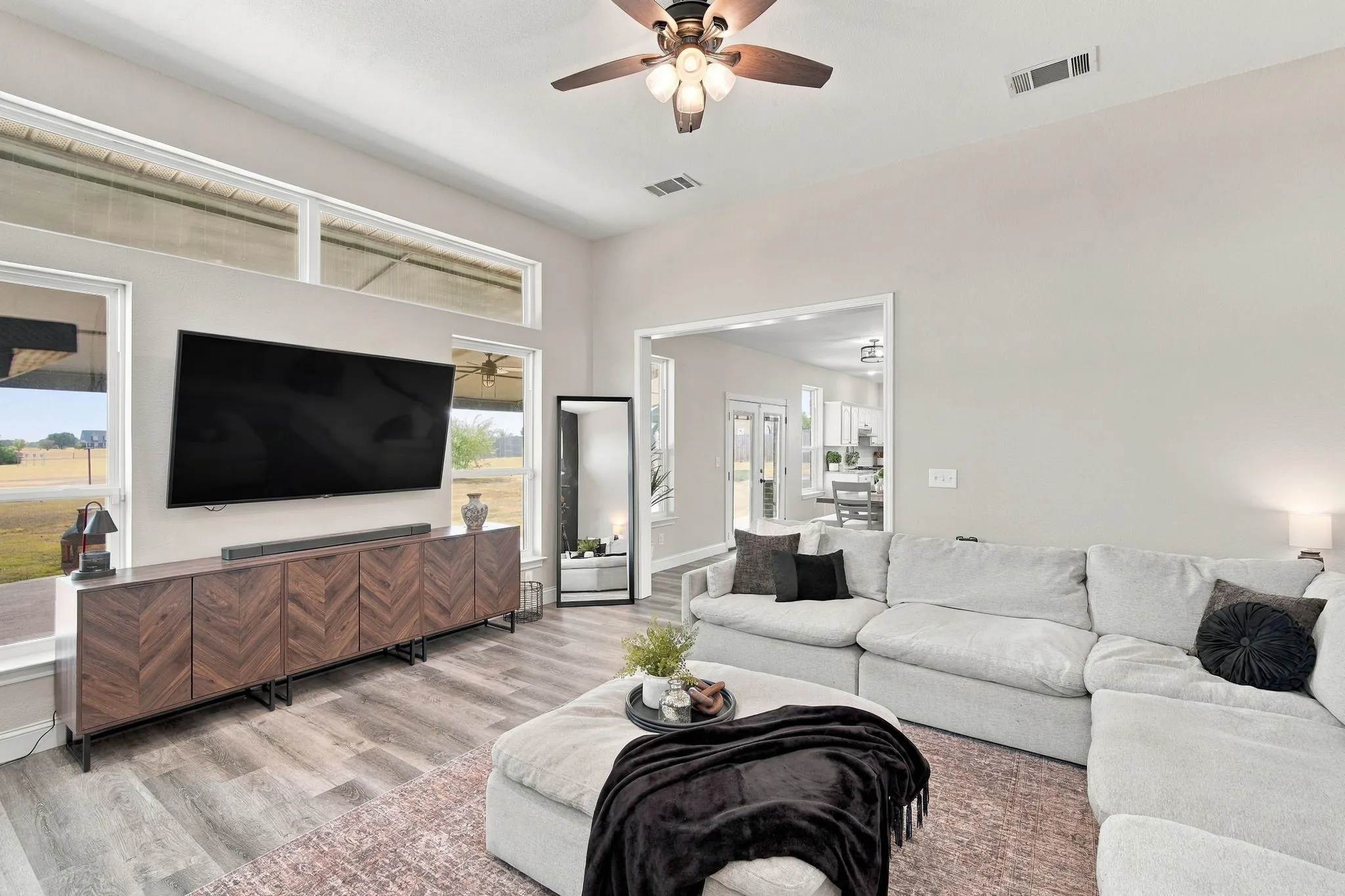 Single Family Residence For Sale in Ellis County , 3231 Fm 66, Waxahachie, Texas 75167, 4 Bedroom, 4 Bathroom, Garage spaces, 2,817 Sqft, built in 2000, mls#21400611, Real Estate Agent in Waxahachie, Homes For Sale in Ellis county, Homes For Sale in Waxahachie, Realtor in Waxahachie Texas, Real Estate Brokerage Independent Realty Texas, Luminita Cordes Realtor