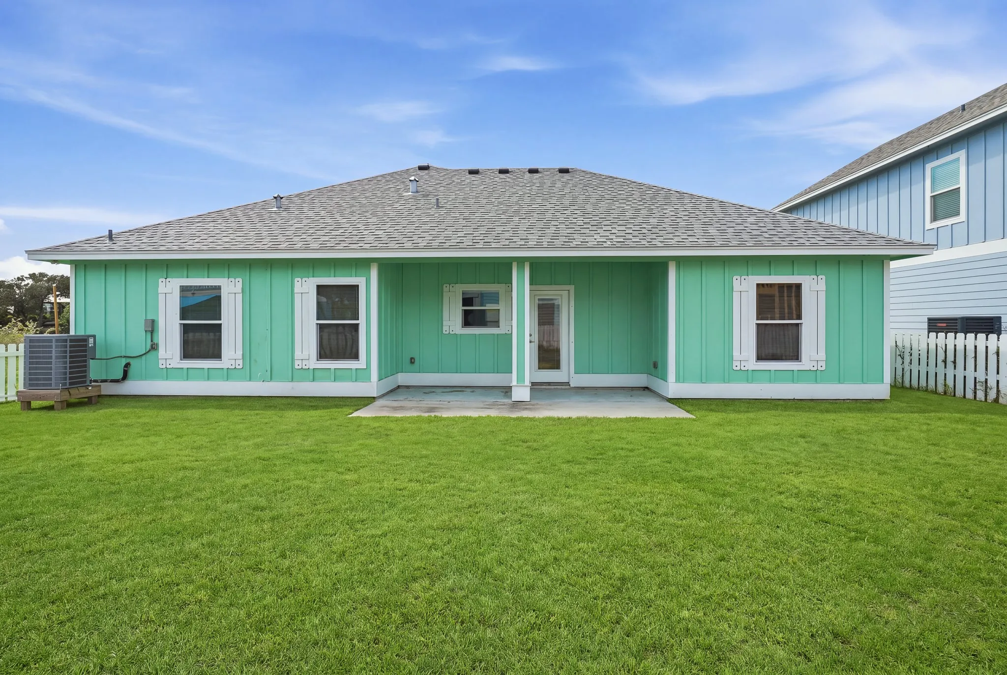 Single Family Residence For Rent in Aransas County , 136 Breezeway Drive, Rockport, Texas 78382, 3 Bedroom, 2 Bathroom, 2 Garage spaces, 1,330 Sqft, built in 2023, mls#21399873, Real Estate Agent in Rockport, Homes For Rent in Aransas county, Homes For Rent in Rockport, Realtor in Rockport Texas, Real Estate Brokerage Independent Realty Texas, Luminita Cordes Realtor