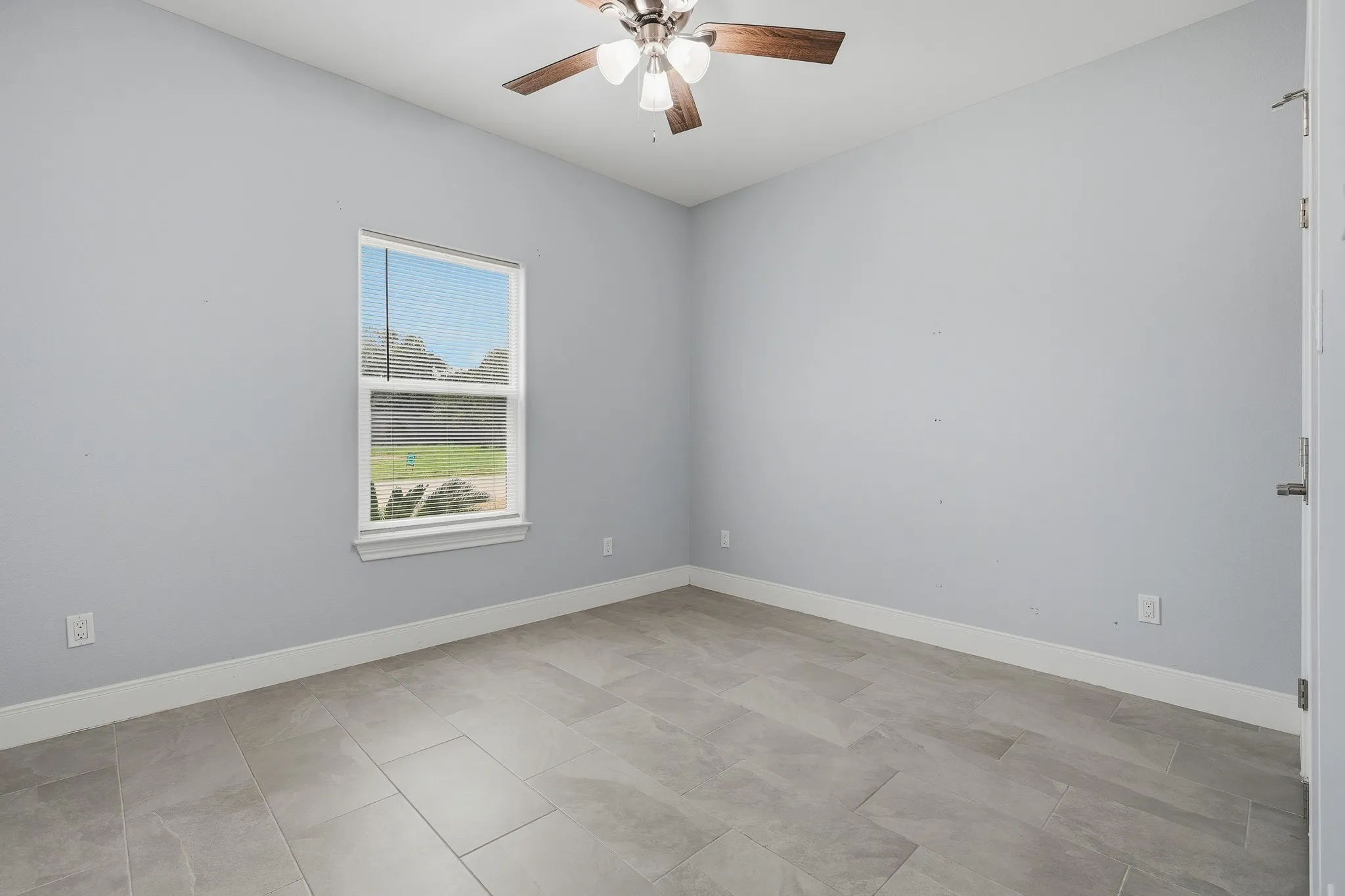Single Family Residence For Rent in Aransas County , 136 Breezeway Drive, Rockport, Texas 78382, 3 Bedroom, 2 Bathroom, 2 Garage spaces, 1,330 Sqft, built in 2023, mls#21399873, Real Estate Agent in Rockport, Homes For Rent in Aransas county, Homes For Rent in Rockport, Realtor in Rockport Texas, Real Estate Brokerage Independent Realty Texas, Luminita Cordes Realtor