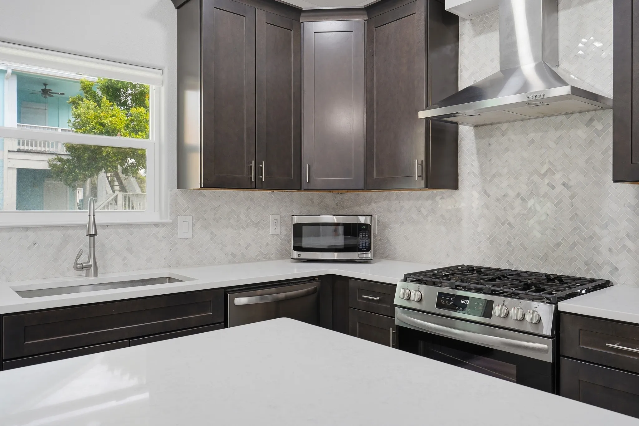 Single Family Residence For Rent in Aransas County , 136 Breezeway Drive, Rockport, Texas 78382, 3 Bedroom, 2 Bathroom, 2 Garage spaces, 1,330 Sqft, built in 2023, mls#21399873, Real Estate Agent in Rockport, Homes For Rent in Aransas county, Homes For Rent in Rockport, Realtor in Rockport Texas, Real Estate Brokerage Independent Realty Texas, Luminita Cordes Realtor