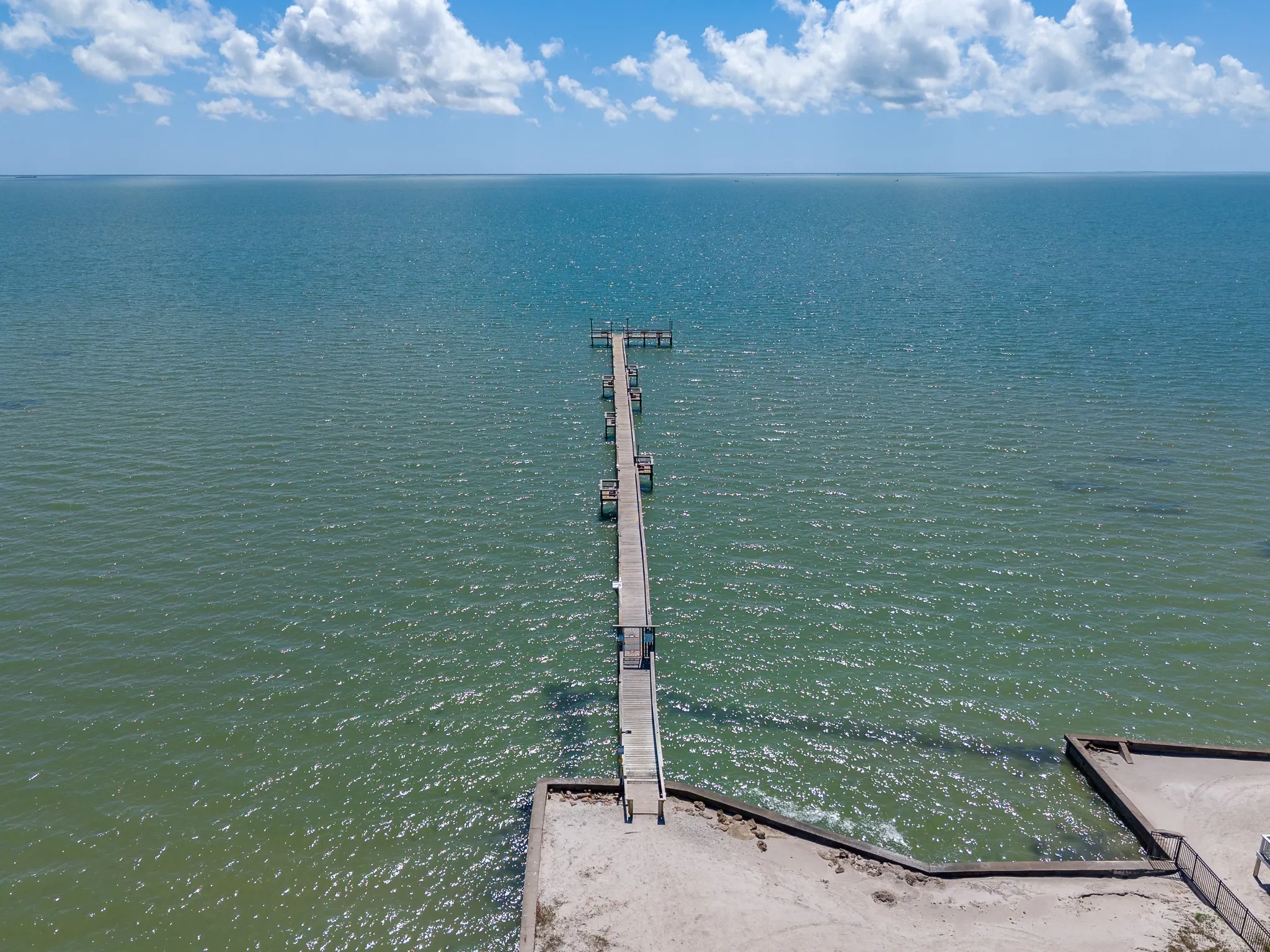 Single Family Residence For Rent in Aransas County , 136 Breezeway Drive, Rockport, Texas 78382, 3 Bedroom, 2 Bathroom, 2 Garage spaces, 1,330 Sqft, built in 2023, mls#21399873, Real Estate Agent in Rockport, Homes For Rent in Aransas county, Homes For Rent in Rockport, Realtor in Rockport Texas, Real Estate Brokerage Independent Realty Texas, Luminita Cordes Realtor
