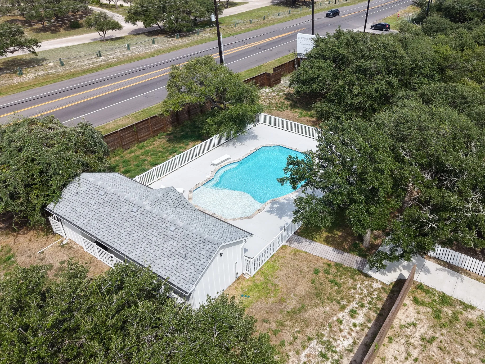 Single Family Residence For Rent in Aransas County , 136 Breezeway Drive, Rockport, Texas 78382, 3 Bedroom, 2 Bathroom, 2 Garage spaces, 1,330 Sqft, built in 2023, mls#21399873, Real Estate Agent in Rockport, Homes For Rent in Aransas county, Homes For Rent in Rockport, Realtor in Rockport Texas, Real Estate Brokerage Independent Realty Texas, Luminita Cordes Realtor
