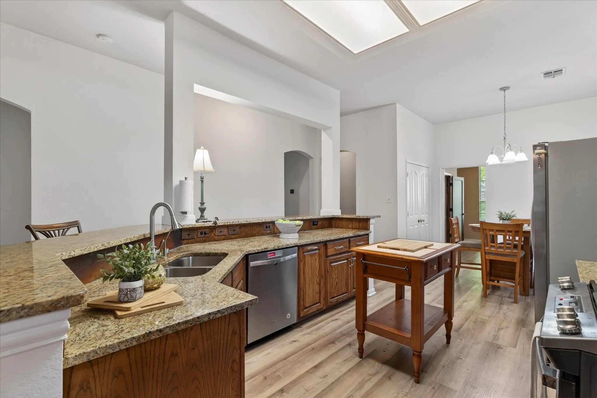 Single Family Residence For Sale in Collin County , 3329 Woodglen Drive, Mc Kinney, Texas 75071, 4 Bedroom, 2 Bathroom, 2 Garage spaces, 2,343 Sqft, built in 1998, mls#21401454, Real Estate Agent in Mc Kinney, Homes For Sale in Collin county, Homes For Sale in Mc Kinney, Realtor in Mc Kinney Texas, Real Estate Brokerage Independent Realty Texas, Luminita Cordes Realtor