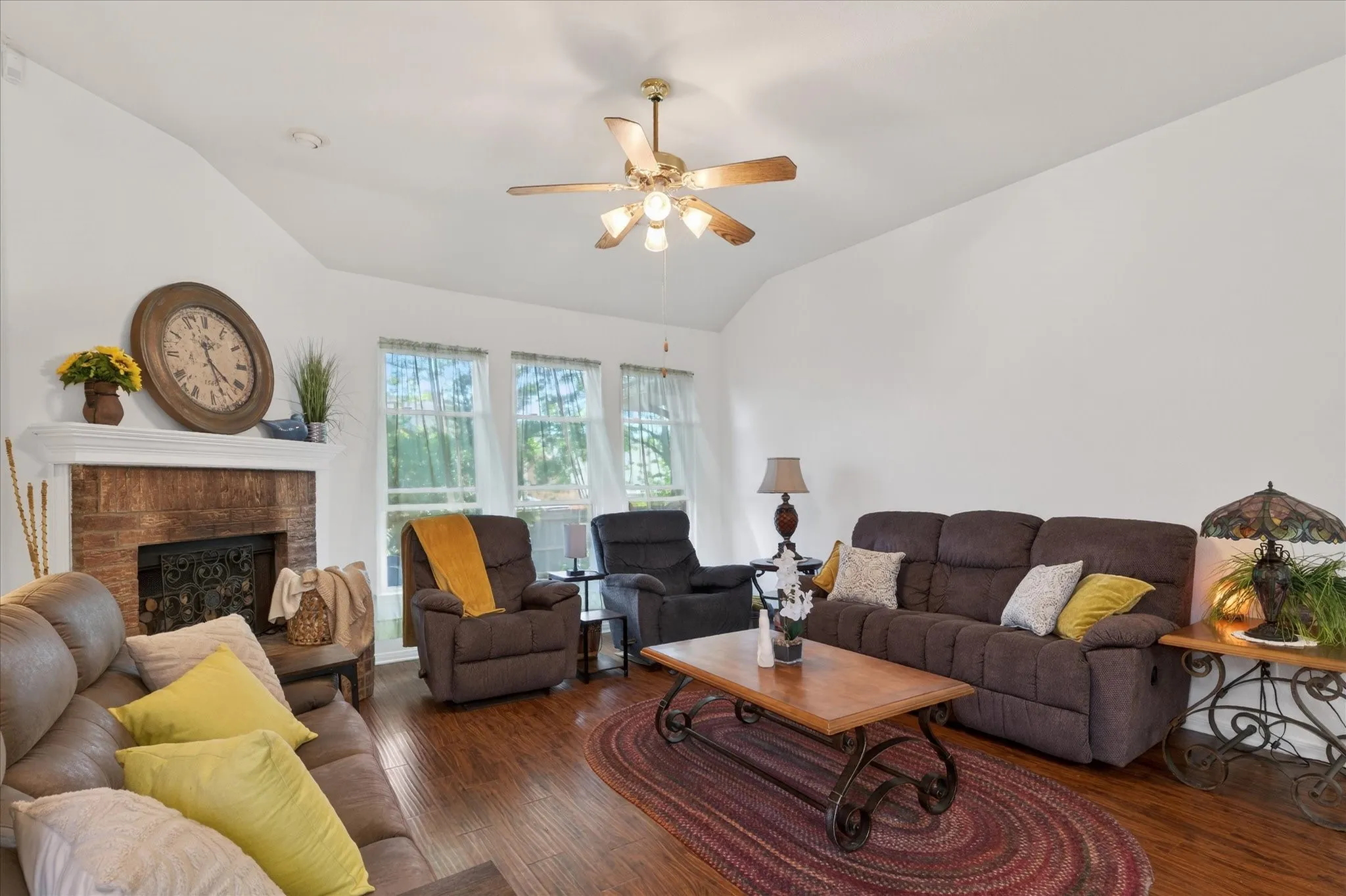 Single Family Residence For Sale in Collin County , 3329 Woodglen Drive, Mc Kinney, Texas 75071, 4 Bedroom, 2 Bathroom, 2 Garage spaces, 2,343 Sqft, built in 1998, mls#21401454, Real Estate Agent in Mc Kinney, Homes For Sale in Collin county, Homes For Sale in Mc Kinney, Realtor in Mc Kinney Texas, Real Estate Brokerage Independent Realty Texas, Luminita Cordes Realtor