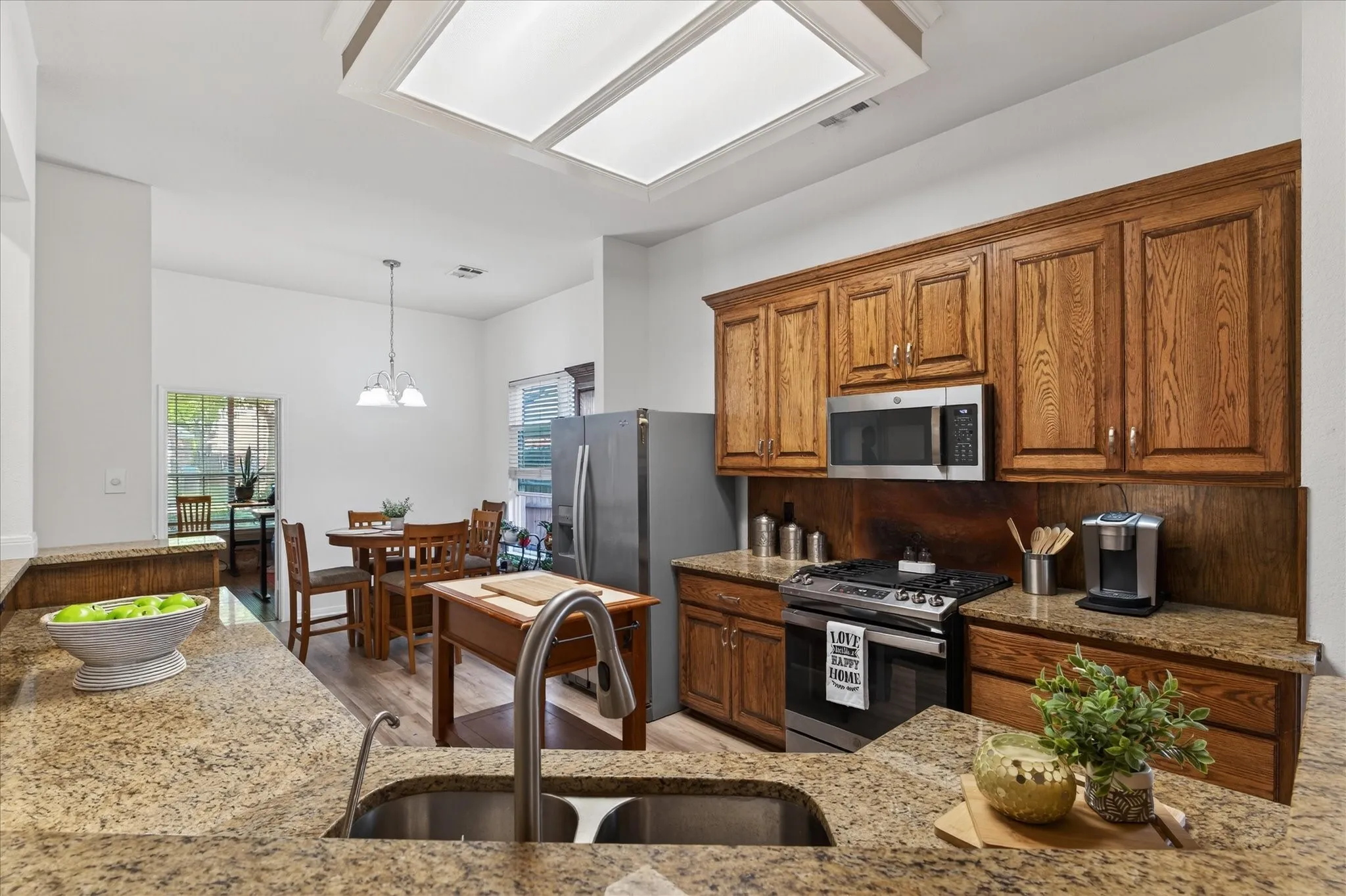 Single Family Residence For Sale in Collin County , 3329 Woodglen Drive, Mc Kinney, Texas 75071, 4 Bedroom, 2 Bathroom, 2 Garage spaces, 2,343 Sqft, built in 1998, mls#21401454, Real Estate Agent in Mc Kinney, Homes For Sale in Collin county, Homes For Sale in Mc Kinney, Realtor in Mc Kinney Texas, Real Estate Brokerage Independent Realty Texas, Luminita Cordes Realtor