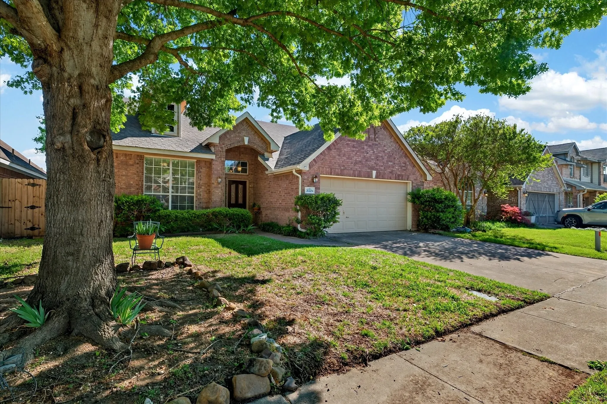 Single Family Residence For Sale in Collin County , 3329 Woodglen Drive, Mc Kinney, Texas 75071, 4 Bedroom, 2 Bathroom, 2 Garage spaces, 2,343 Sqft, built in 1998, mls#21401454, Real Estate Agent in Mc Kinney, Homes For Sale in Collin county, Homes For Sale in Mc Kinney, Realtor in Mc Kinney Texas, Real Estate Brokerage Independent Realty Texas, Luminita Cordes Realtor