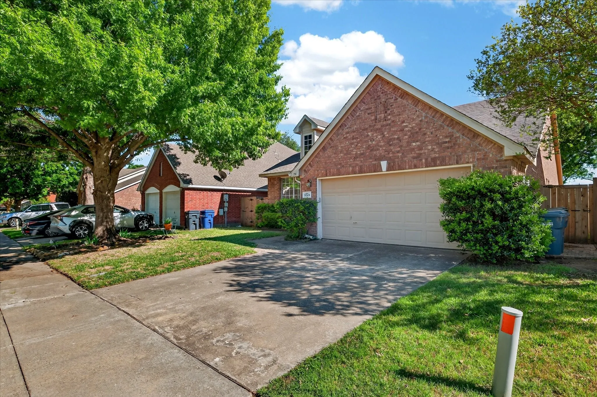 Single Family Residence For Sale in Collin County , 3329 Woodglen Drive, Mc Kinney, Texas 75071, 4 Bedroom, 2 Bathroom, 2 Garage spaces, 2,343 Sqft, built in 1998, mls#21401454, Real Estate Agent in Mc Kinney, Homes For Sale in Collin county, Homes For Sale in Mc Kinney, Realtor in Mc Kinney Texas, Real Estate Brokerage Independent Realty Texas, Luminita Cordes Realtor