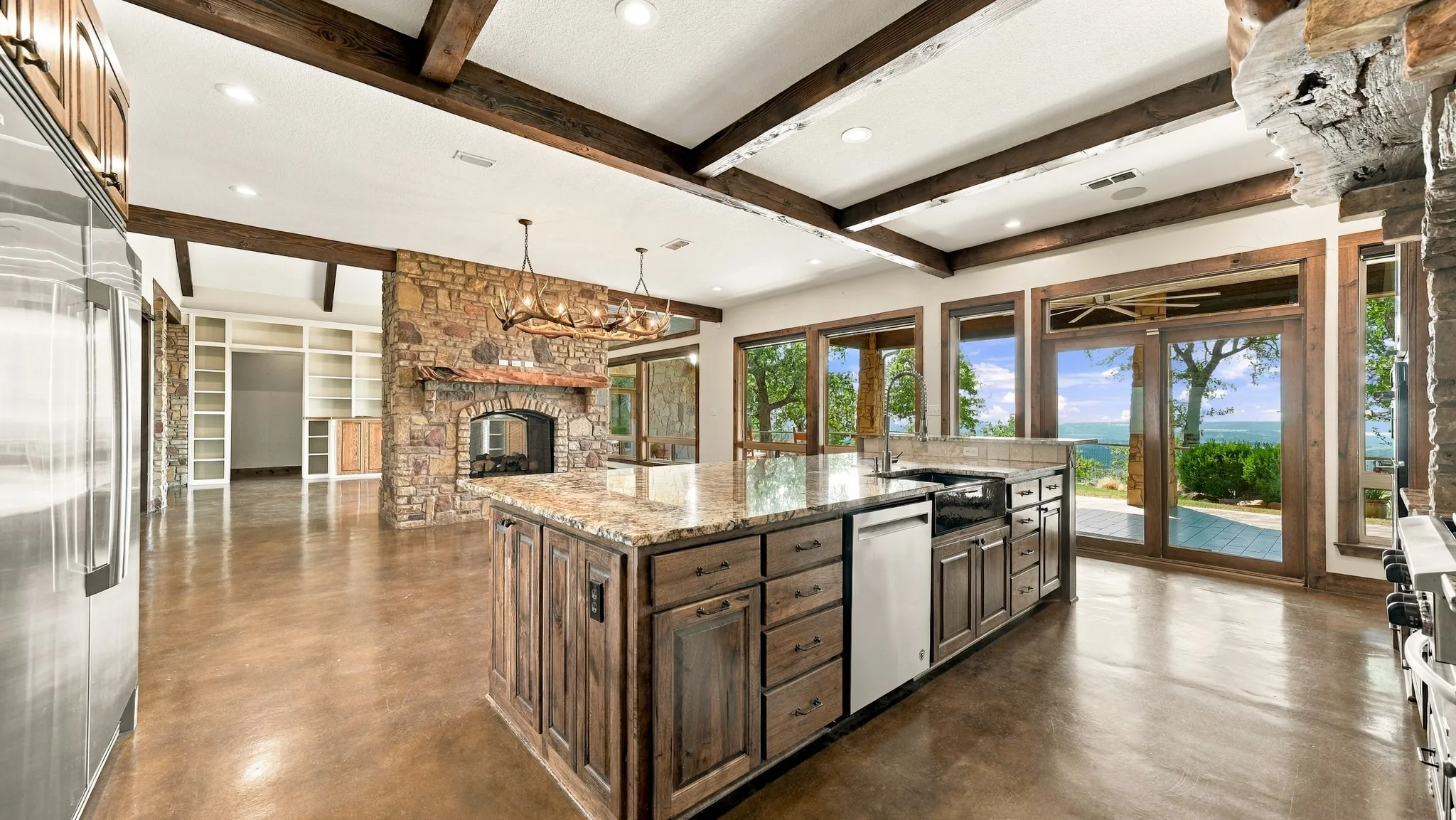Single Family Residence For Sale in Palo Pinto County , 550 Post Oak Road, Gordon, Texas 76453, 3 Bedroom, 3 Bathroom, 2 Garage spaces, 3,236 Sqft, built in 2009, mls#21394990, Real Estate Agent in Gordon, Homes For Sale in Palo Pinto county, Homes For Sale in Gordon, Realtor in Gordon Texas, Real Estate Brokerage Independent Realty Texas, Luminita Cordes Realtor