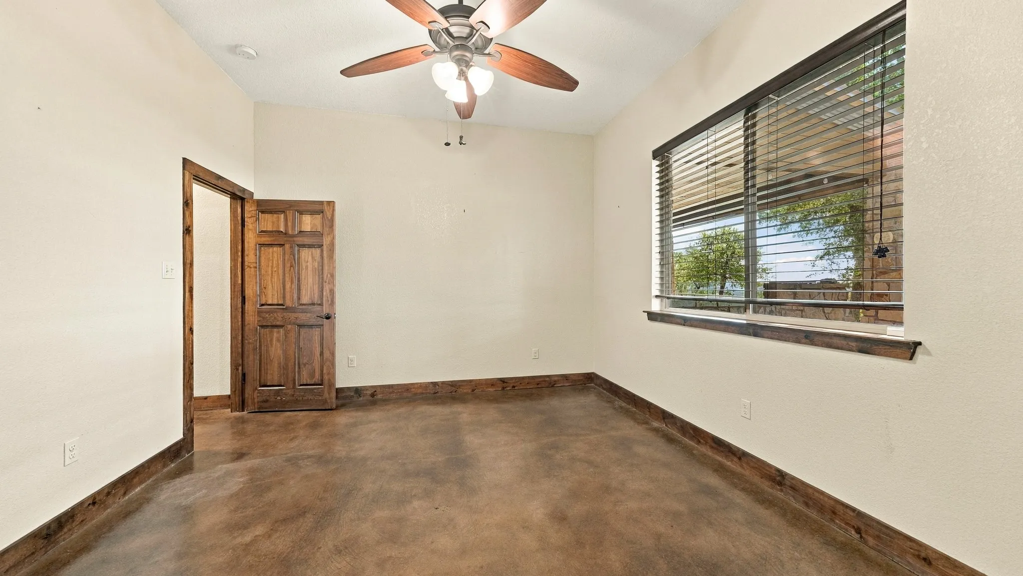 Single Family Residence For Sale in Palo Pinto County , 550 Post Oak Road, Gordon, Texas 76453, 3 Bedroom, 3 Bathroom, 2 Garage spaces, 3,236 Sqft, built in 2009, mls#21394990, Real Estate Agent in Gordon, Homes For Sale in Palo Pinto county, Homes For Sale in Gordon, Realtor in Gordon Texas, Real Estate Brokerage Independent Realty Texas, Luminita Cordes Realtor