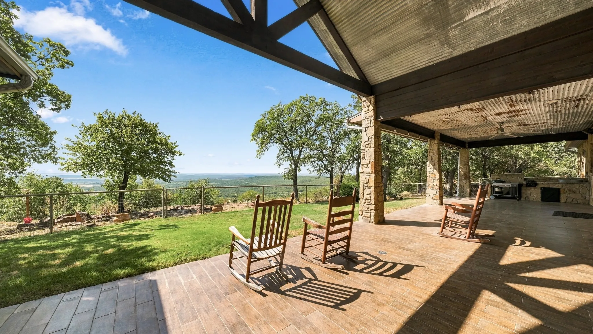 Single Family Residence For Sale in Palo Pinto County , 550 Post Oak Road, Gordon, Texas 76453, 3 Bedroom, 3 Bathroom, 2 Garage spaces, 3,236 Sqft, built in 2009, mls#21394990, Real Estate Agent in Gordon, Homes For Sale in Palo Pinto county, Homes For Sale in Gordon, Realtor in Gordon Texas, Real Estate Brokerage Independent Realty Texas, Luminita Cordes Realtor