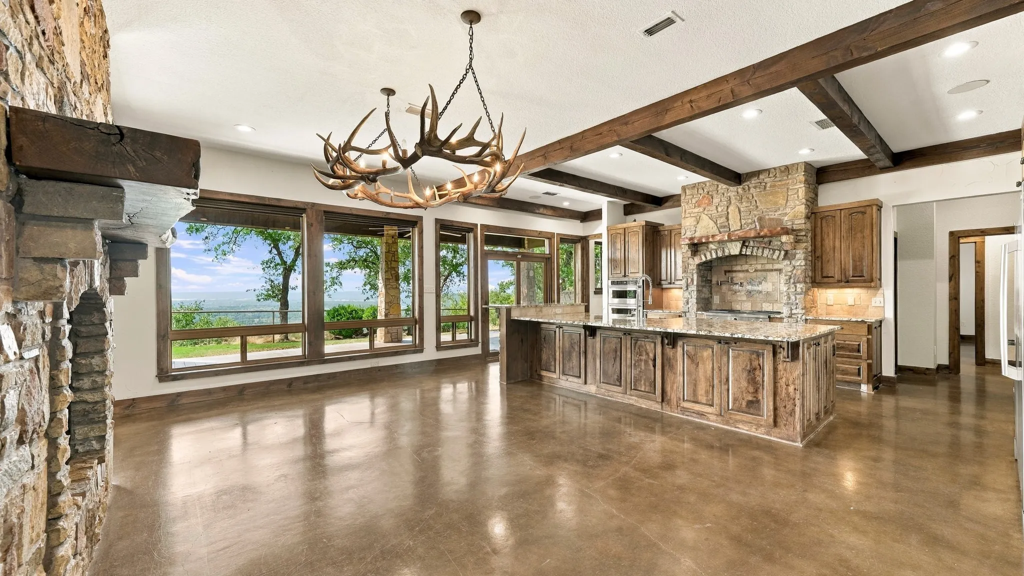Single Family Residence For Sale in Palo Pinto County , 550 Post Oak Road, Gordon, Texas 76453, 3 Bedroom, 3 Bathroom, 2 Garage spaces, 3,236 Sqft, built in 2009, mls#21394990, Real Estate Agent in Gordon, Homes For Sale in Palo Pinto county, Homes For Sale in Gordon, Realtor in Gordon Texas, Real Estate Brokerage Independent Realty Texas, Luminita Cordes Realtor