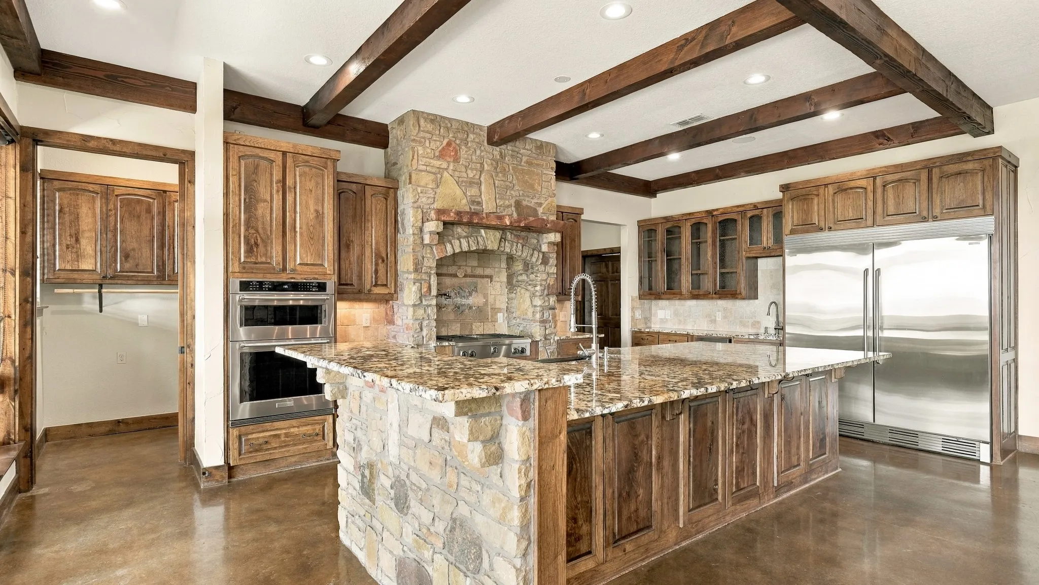 Single Family Residence For Sale in Palo Pinto County , 550 Post Oak Road, Gordon, Texas 76453, 3 Bedroom, 3 Bathroom, 2 Garage spaces, 3,236 Sqft, built in 2009, mls#21394990, Real Estate Agent in Gordon, Homes For Sale in Palo Pinto county, Homes For Sale in Gordon, Realtor in Gordon Texas, Real Estate Brokerage Independent Realty Texas, Luminita Cordes Realtor