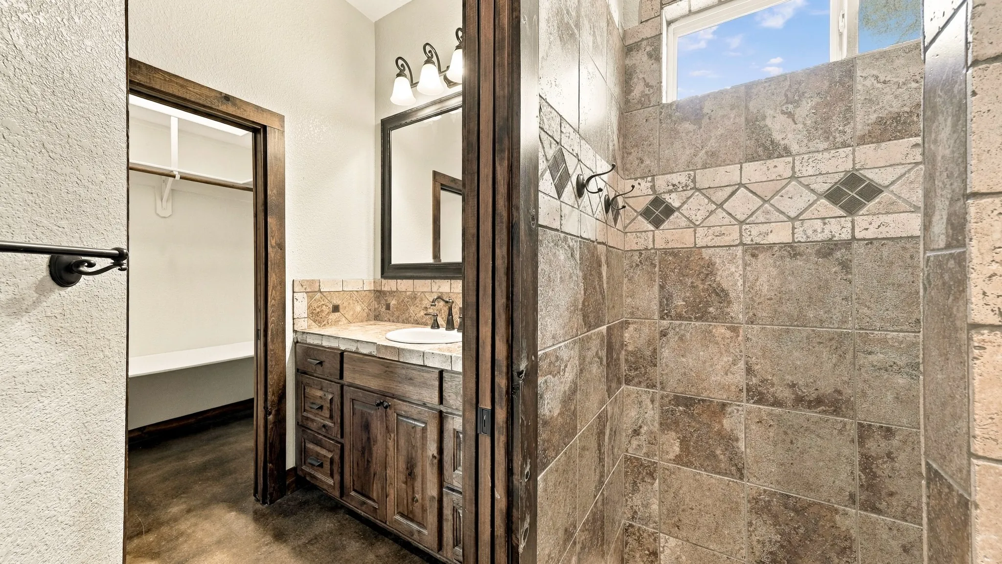 Single Family Residence For Sale in Palo Pinto County , 550 Post Oak Road, Gordon, Texas 76453, 3 Bedroom, 3 Bathroom, 2 Garage spaces, 3,236 Sqft, built in 2009, mls#21394990, Real Estate Agent in Gordon, Homes For Sale in Palo Pinto county, Homes For Sale in Gordon, Realtor in Gordon Texas, Real Estate Brokerage Independent Realty Texas, Luminita Cordes Realtor
