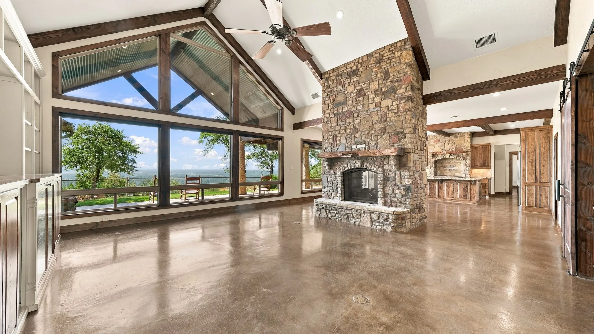 Single Family Residence For Sale in Palo Pinto County , 550 Post Oak Road, Gordon, Texas 76453, 3 Bedroom, 3 Bathroom, 2 Garage spaces, 3,236 Sqft, built in 2009, mls#21394990, Real Estate Agent in Gordon, Homes For Sale in Palo Pinto county, Homes For Sale in Gordon, Realtor in Gordon Texas, Real Estate Brokerage Independent Realty Texas, Luminita Cordes Realtor