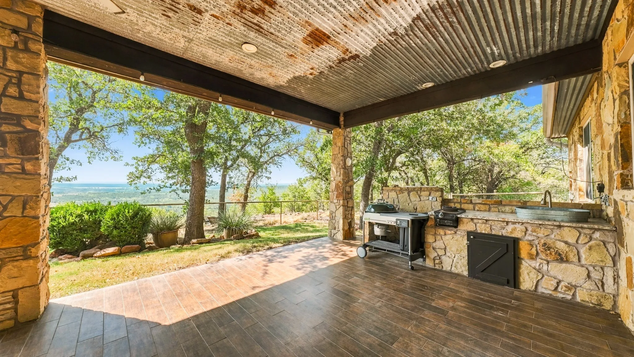 Single Family Residence For Sale in Palo Pinto County , 550 Post Oak Road, Gordon, Texas 76453, 3 Bedroom, 3 Bathroom, 2 Garage spaces, 3,236 Sqft, built in 2009, mls#21394990, Real Estate Agent in Gordon, Homes For Sale in Palo Pinto county, Homes For Sale in Gordon, Realtor in Gordon Texas, Real Estate Brokerage Independent Realty Texas, Luminita Cordes Realtor