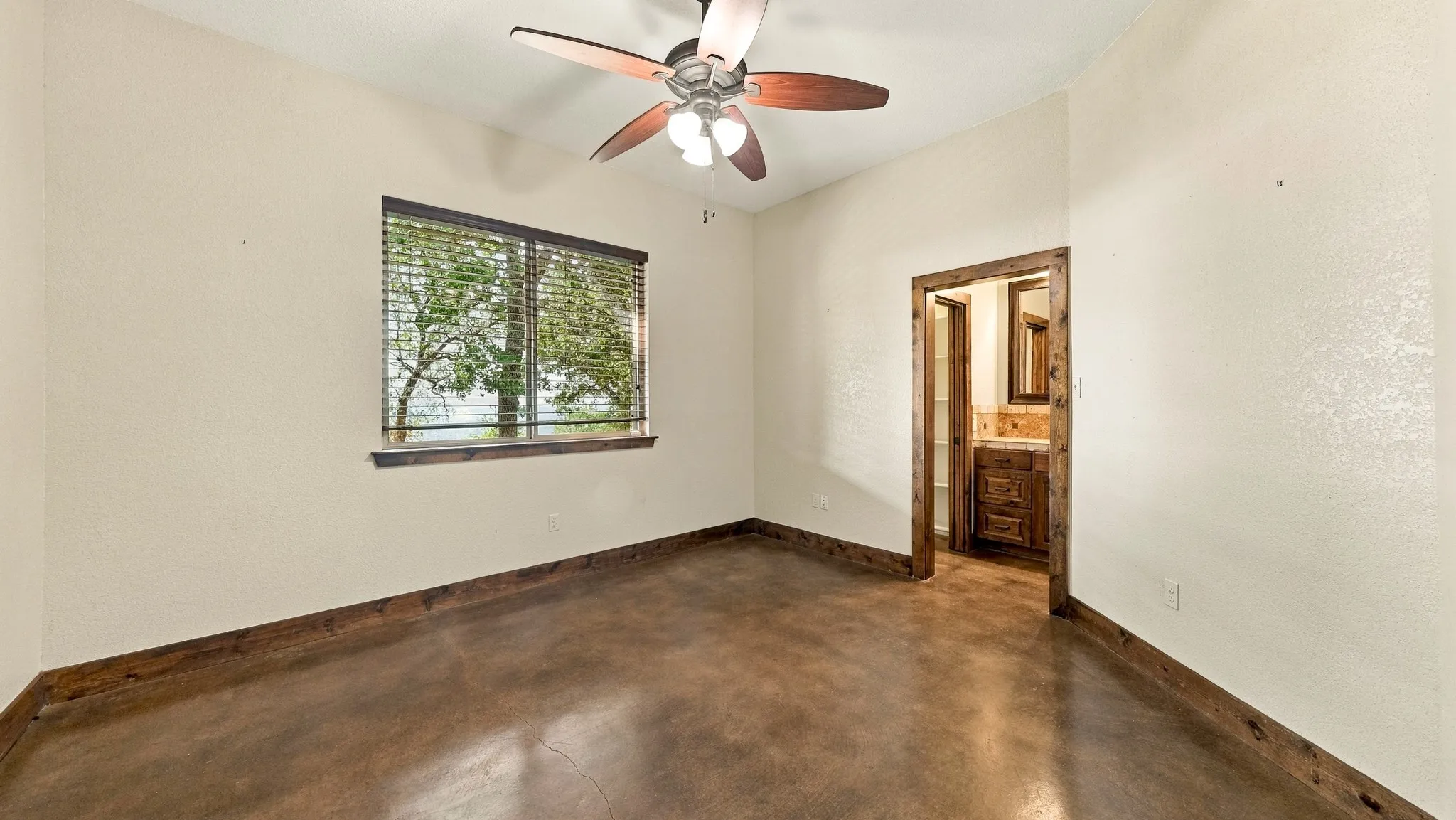 Single Family Residence For Sale in Palo Pinto County , 550 Post Oak Road, Gordon, Texas 76453, 3 Bedroom, 3 Bathroom, 2 Garage spaces, 3,236 Sqft, built in 2009, mls#21394990, Real Estate Agent in Gordon, Homes For Sale in Palo Pinto county, Homes For Sale in Gordon, Realtor in Gordon Texas, Real Estate Brokerage Independent Realty Texas, Luminita Cordes Realtor