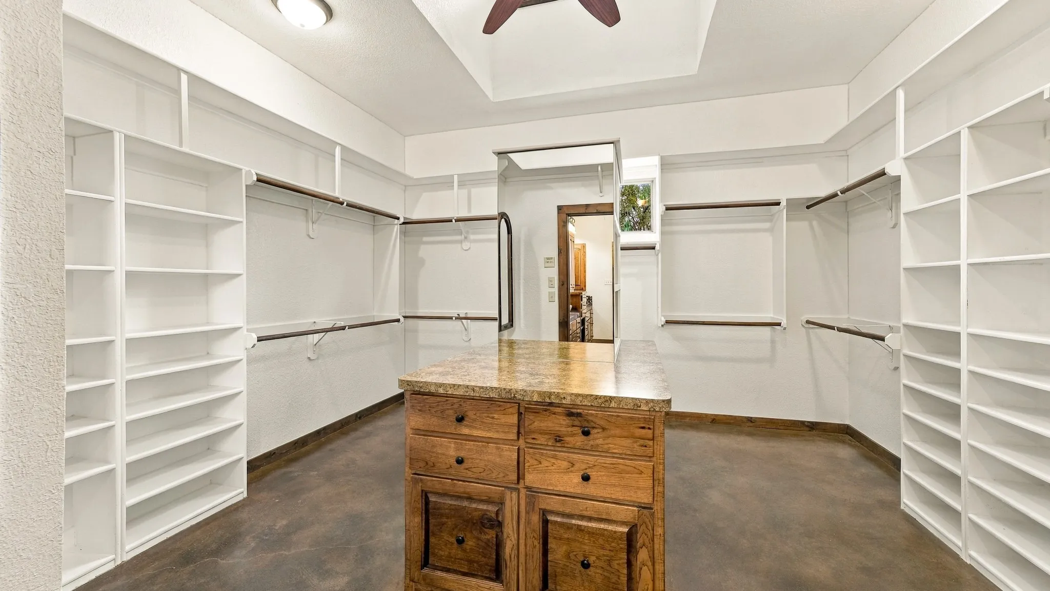 Single Family Residence For Sale in Palo Pinto County , 550 Post Oak Road, Gordon, Texas 76453, 3 Bedroom, 3 Bathroom, 2 Garage spaces, 3,236 Sqft, built in 2009, mls#21394990, Real Estate Agent in Gordon, Homes For Sale in Palo Pinto county, Homes For Sale in Gordon, Realtor in Gordon Texas, Real Estate Brokerage Independent Realty Texas, Luminita Cordes Realtor