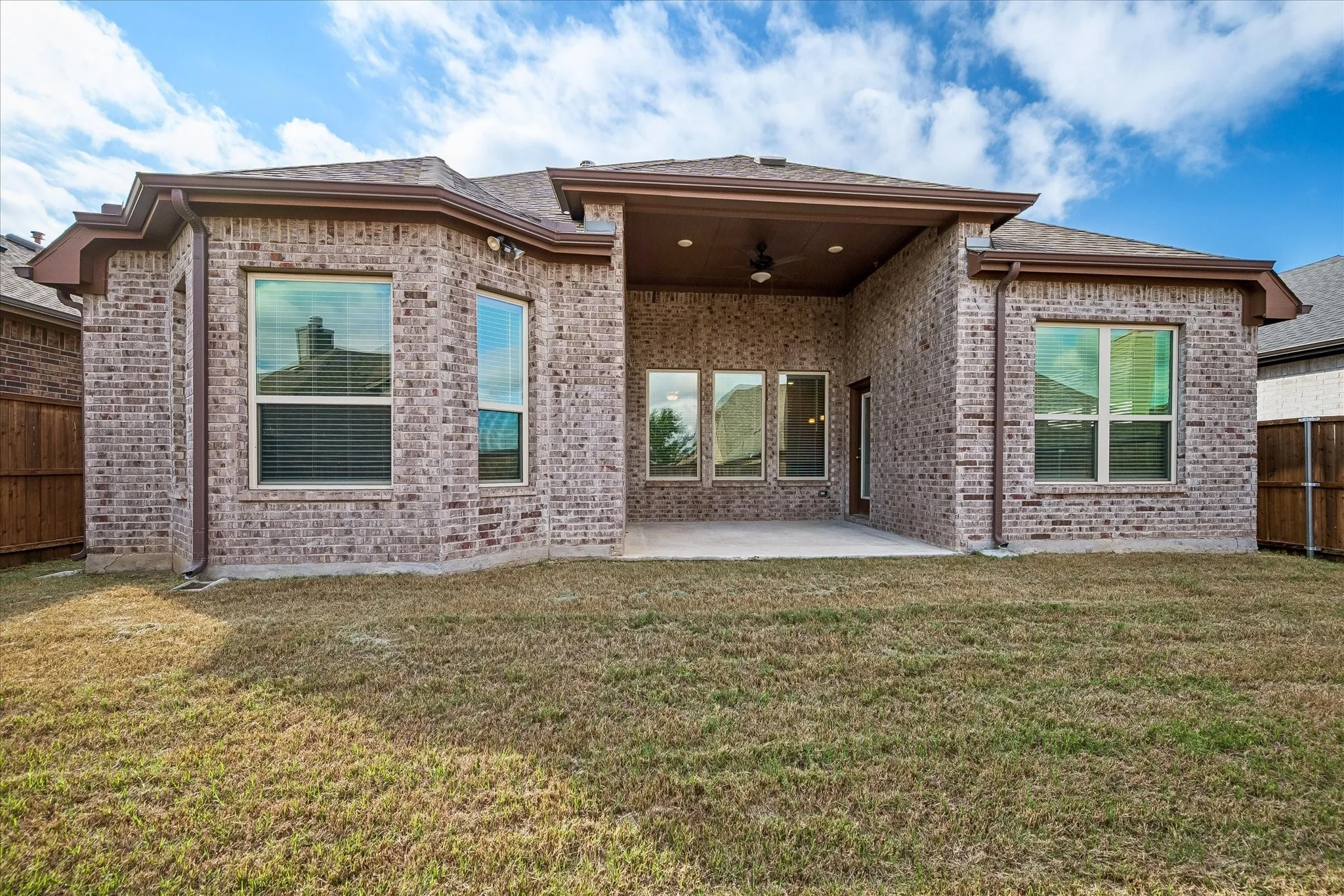 Single Family Residence For Sale in Tarrant County , 5120 Cantle Court, Fort Worth, Texas 76036, 3 Bedroom, 2 Bathroom, 2 Garage spaces, 2,126 Sqft, built in 2020, mls#21401467, Real Estate Agent in Fort Worth, Homes For Sale in Tarrant county, Homes For Sale in Fort Worth, Realtor in Fort Worth Texas, Real Estate Brokerage Independent Realty Texas, Luminita Cordes Realtor